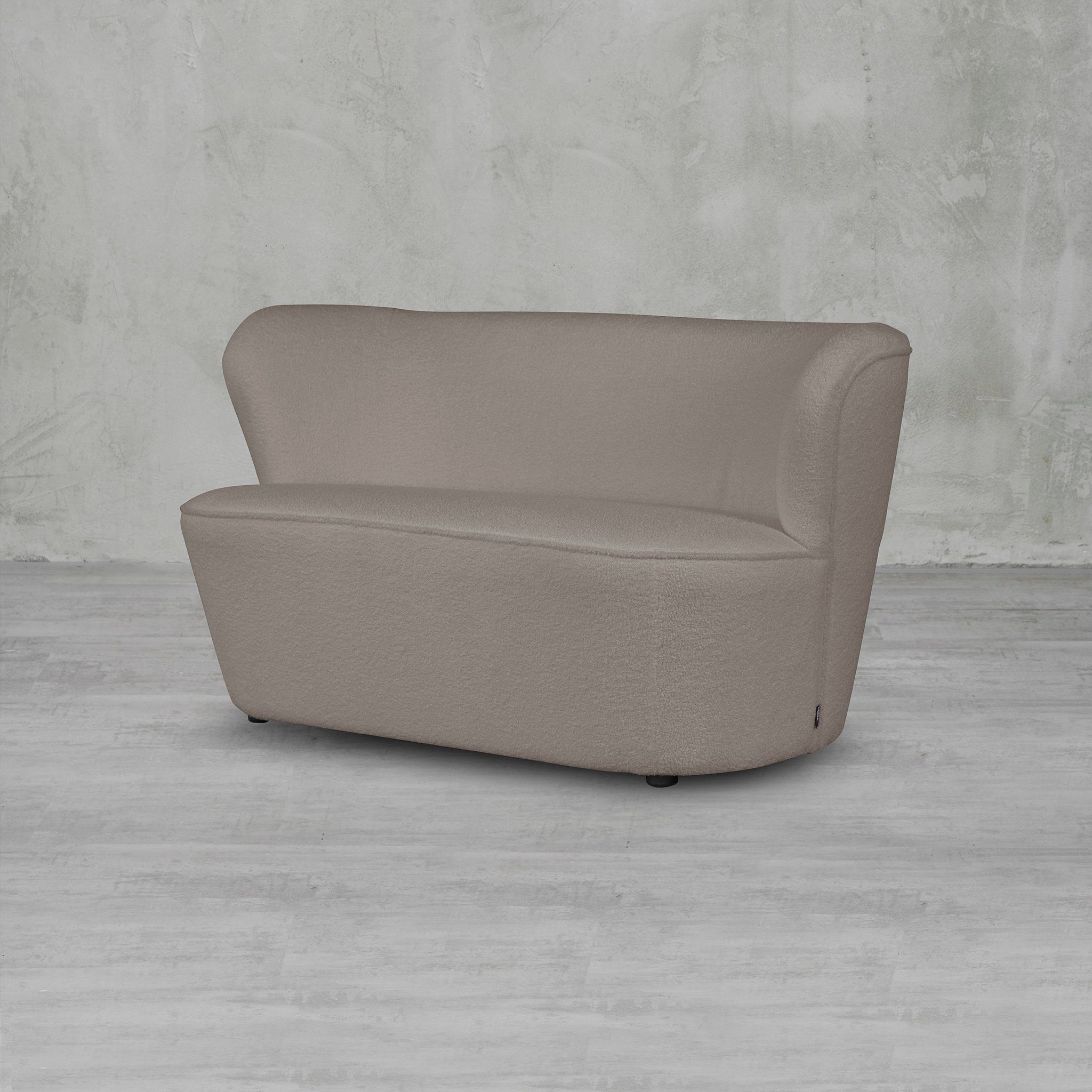 weichem Tamlon, aus carla&marge 139 Bouclé mit Couch cm) Taupe, (Breite moderne Sofa in Plüschbezug