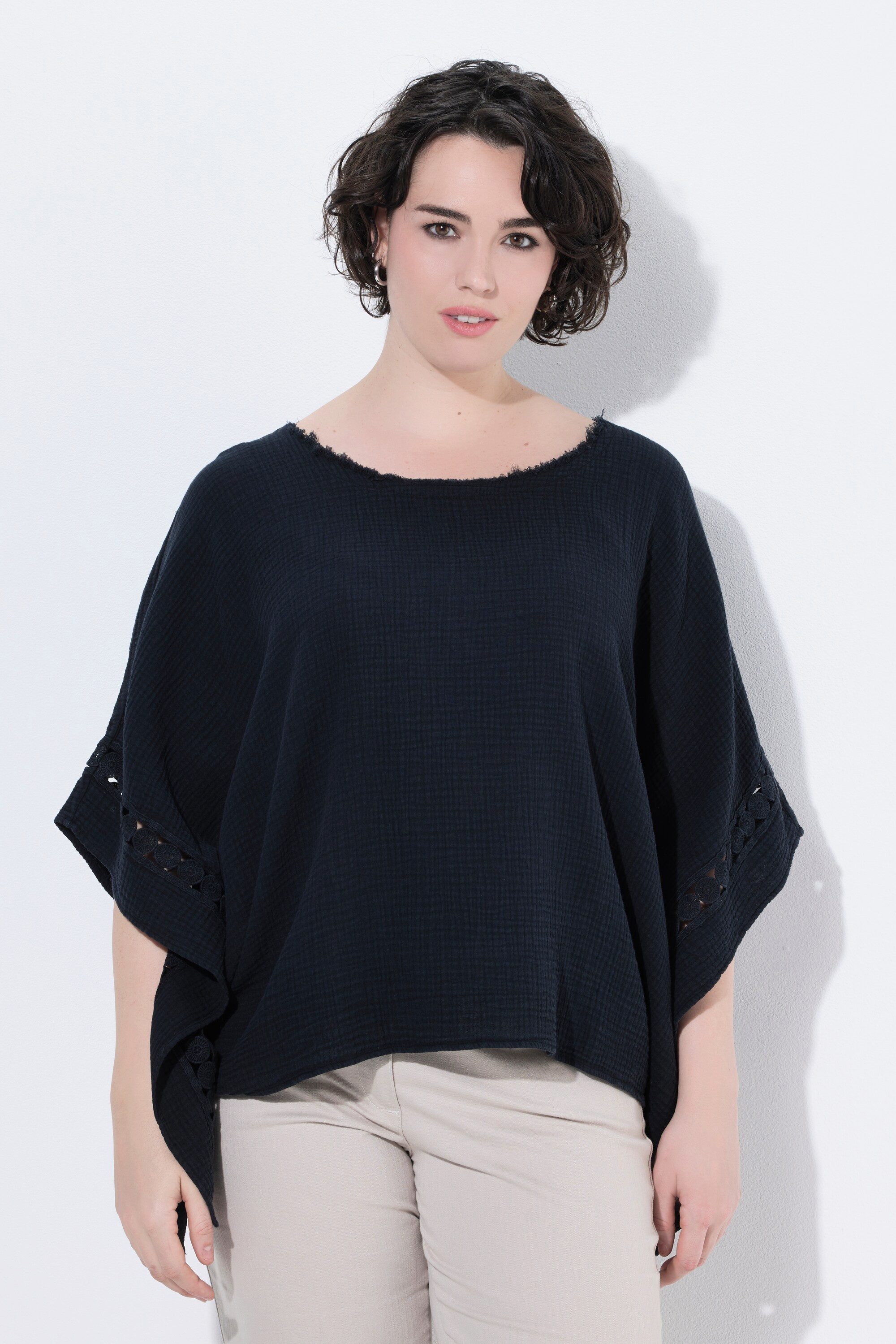 Ulla Popken Schlupfbluse Musselin-Bluse Spitze Oversized Rundhals Halbarm