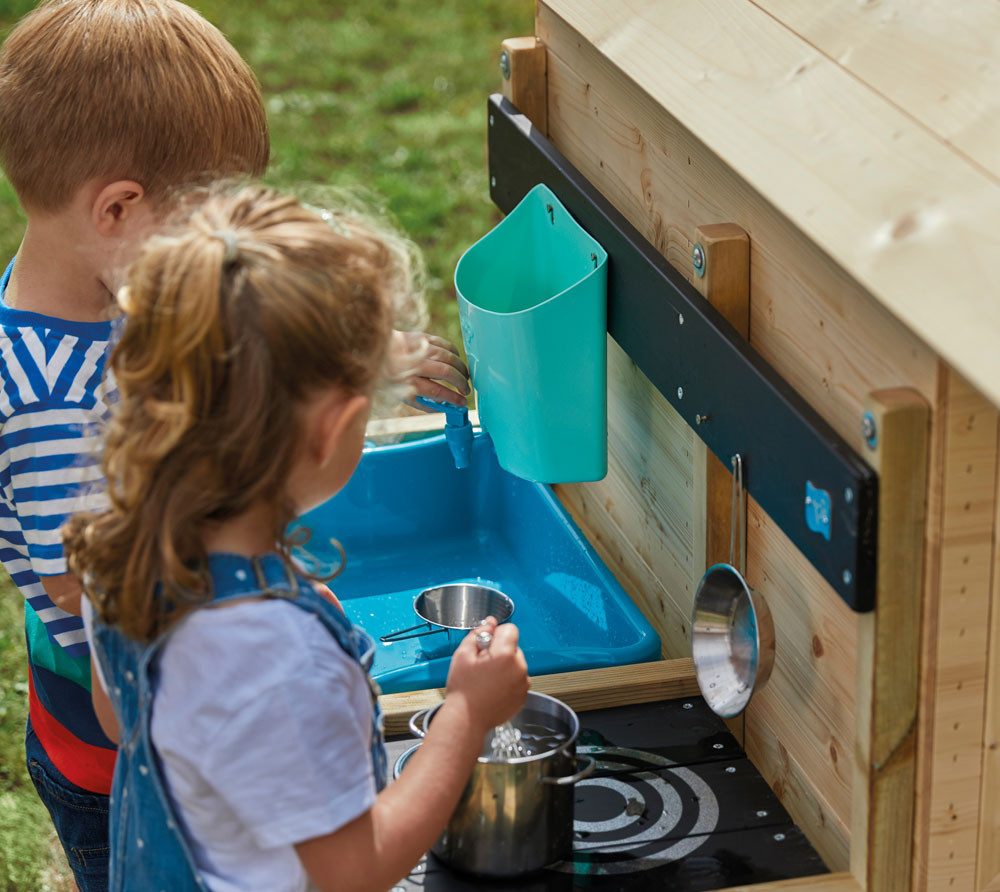 TP Toys Outdoor-Spielküche Mops Deluxe Holz, Für Kinder ab 3 Jahren, Herd mit Kochplatte, LxHxB 36x81x56cm