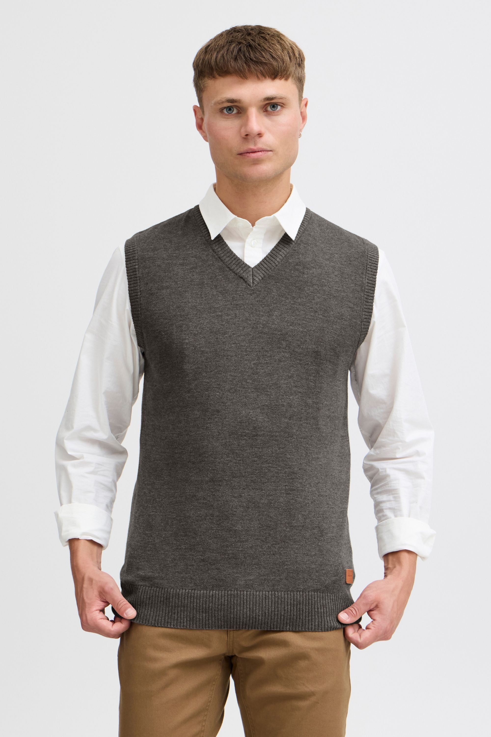 Blend V-Ausschnitt-Pullover BHLarsson Stilvoller С коротким рукавом mit V-Ausschnitt