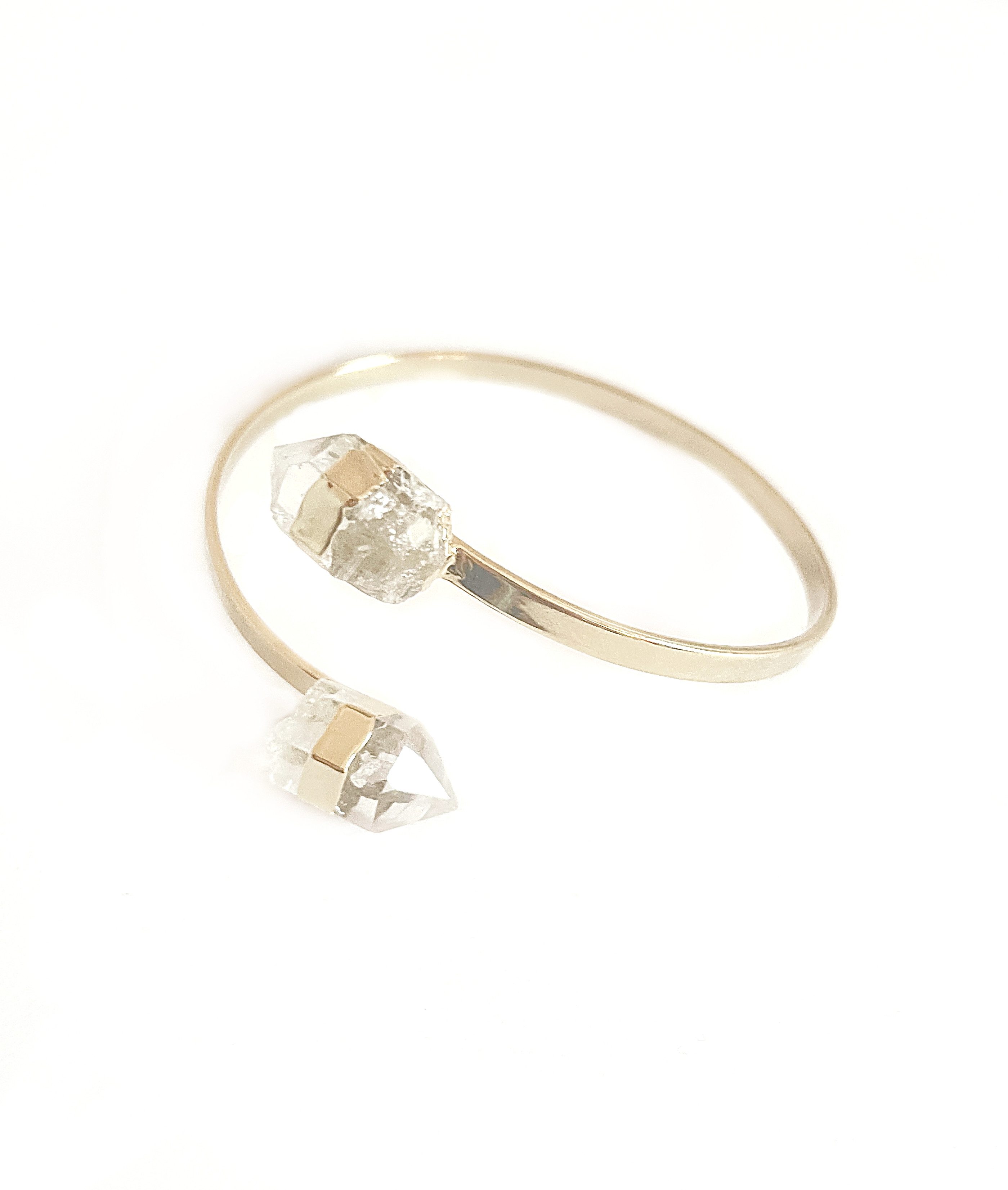 Crystal and Sage Jewelry Armreif Bergkristall Armreif vergoldet