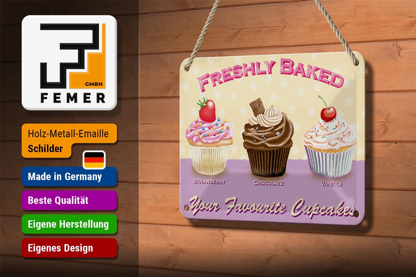 Femer GmbH Metallschild Spruch 18x12cm baked your favourite cupcakes, (1 St), gewölbte Oberfläche, abgerundete Ecken, umgeschlagene Kanten