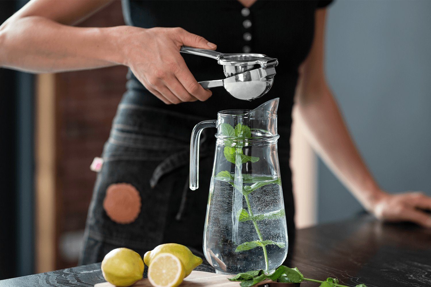 Sallys Zitruspresse All-in-One aus Edelstahl, kernloses Entsaften – Bild 5 von 5