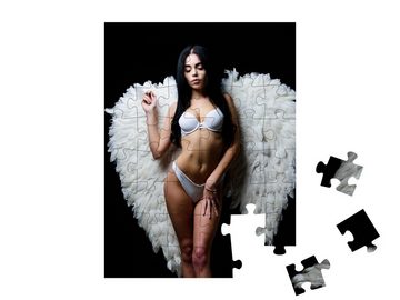 puzzleYOU Puzzle Junge Frau in weißer Unterwäsche, Engelsflügeln, 48 Puzzleteile, puzzleYOU-Kollektionen Erotik