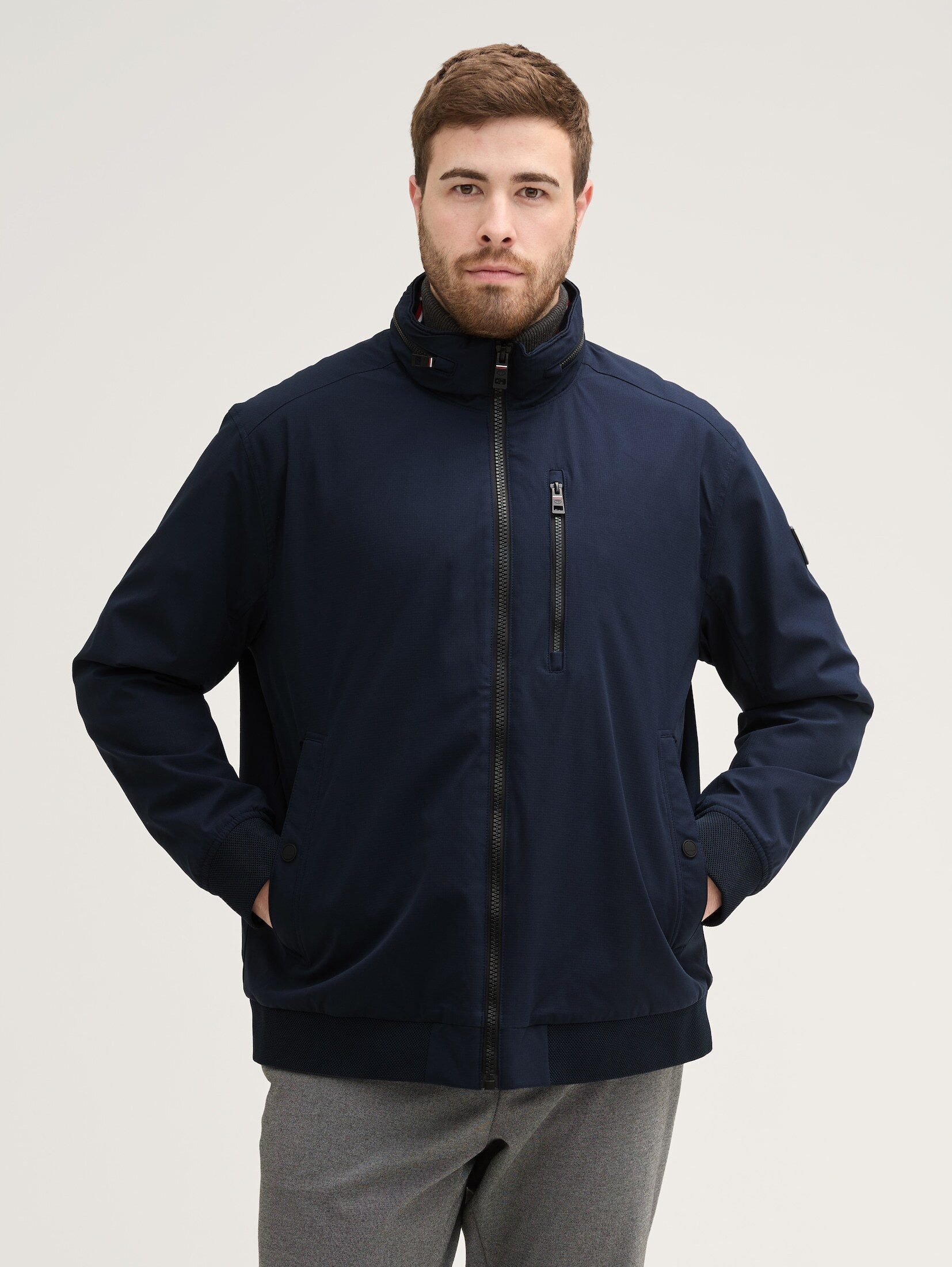 Winterjacke Plus Size - Jacke mit abnehmbarer Kapuze