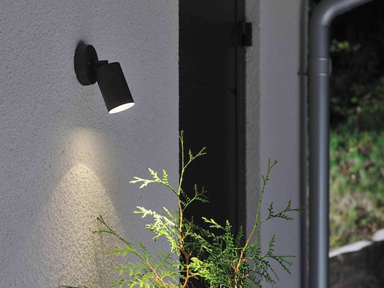 KONSTSMIDE LED Außen-Wandleuchte, LED wechselbar, warmweiß, Fassadenlampe schwenkbar, Terrassenleuchten Hauswand, Schwarz H: 15cm