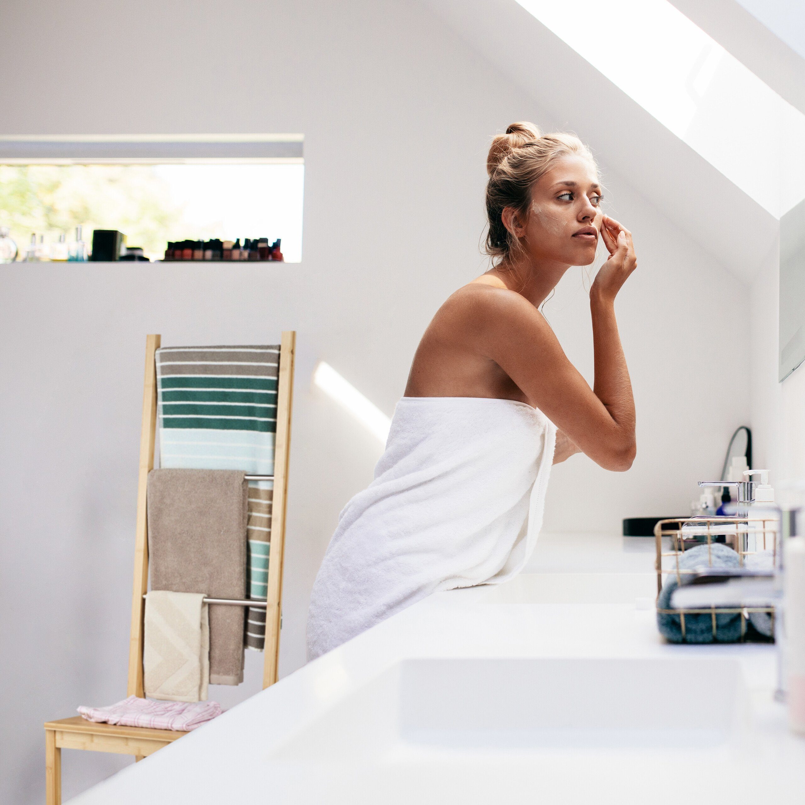 relaxdays Herrendiener Stuhl Bambus & Edelstahl