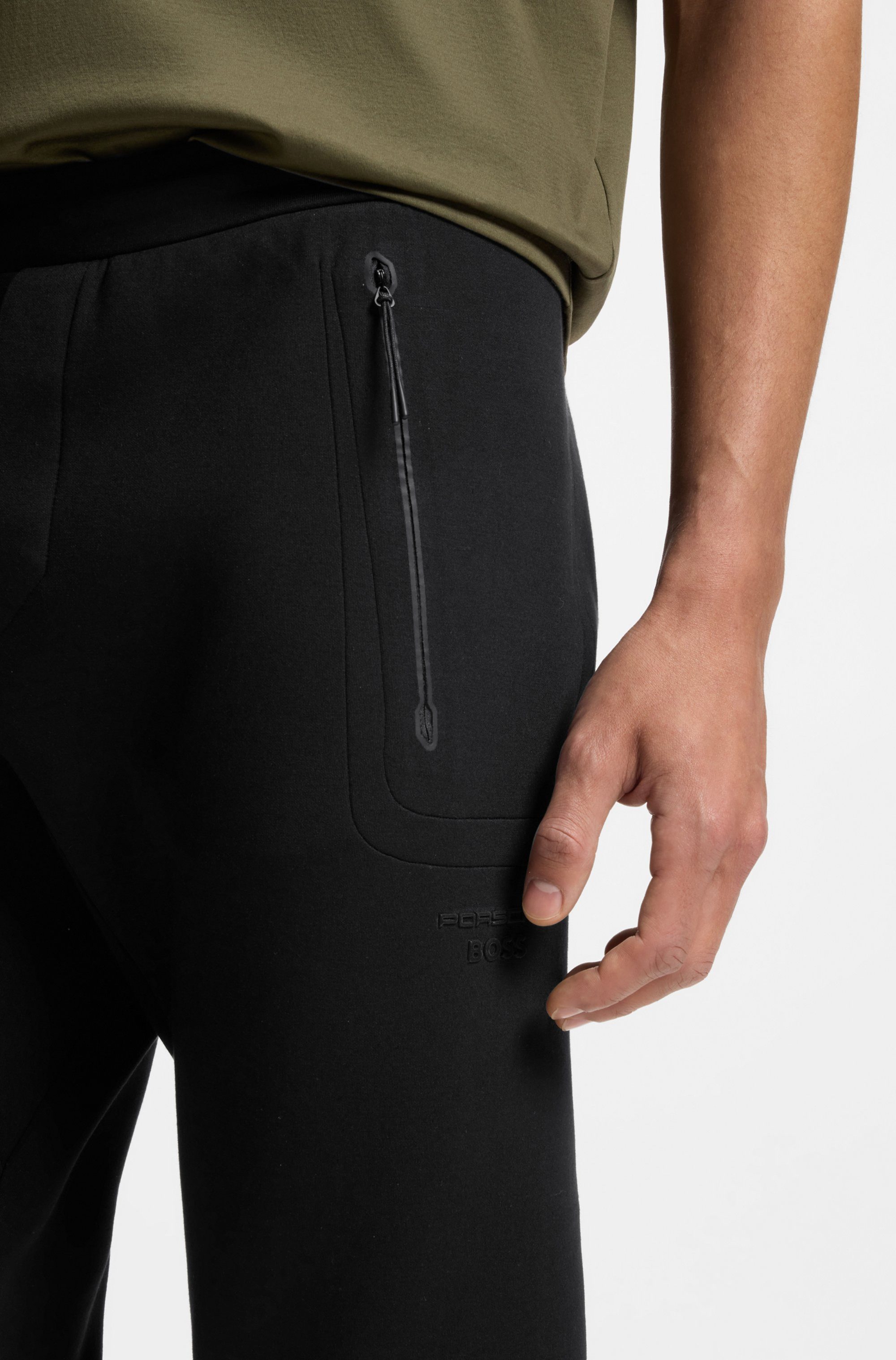 BOSS GREEN Jogginghose Porsche Spirit 70 Capsule Collection Premium Herrenmode Innovative Geruchskontroll-Technologie HEIQ MINT