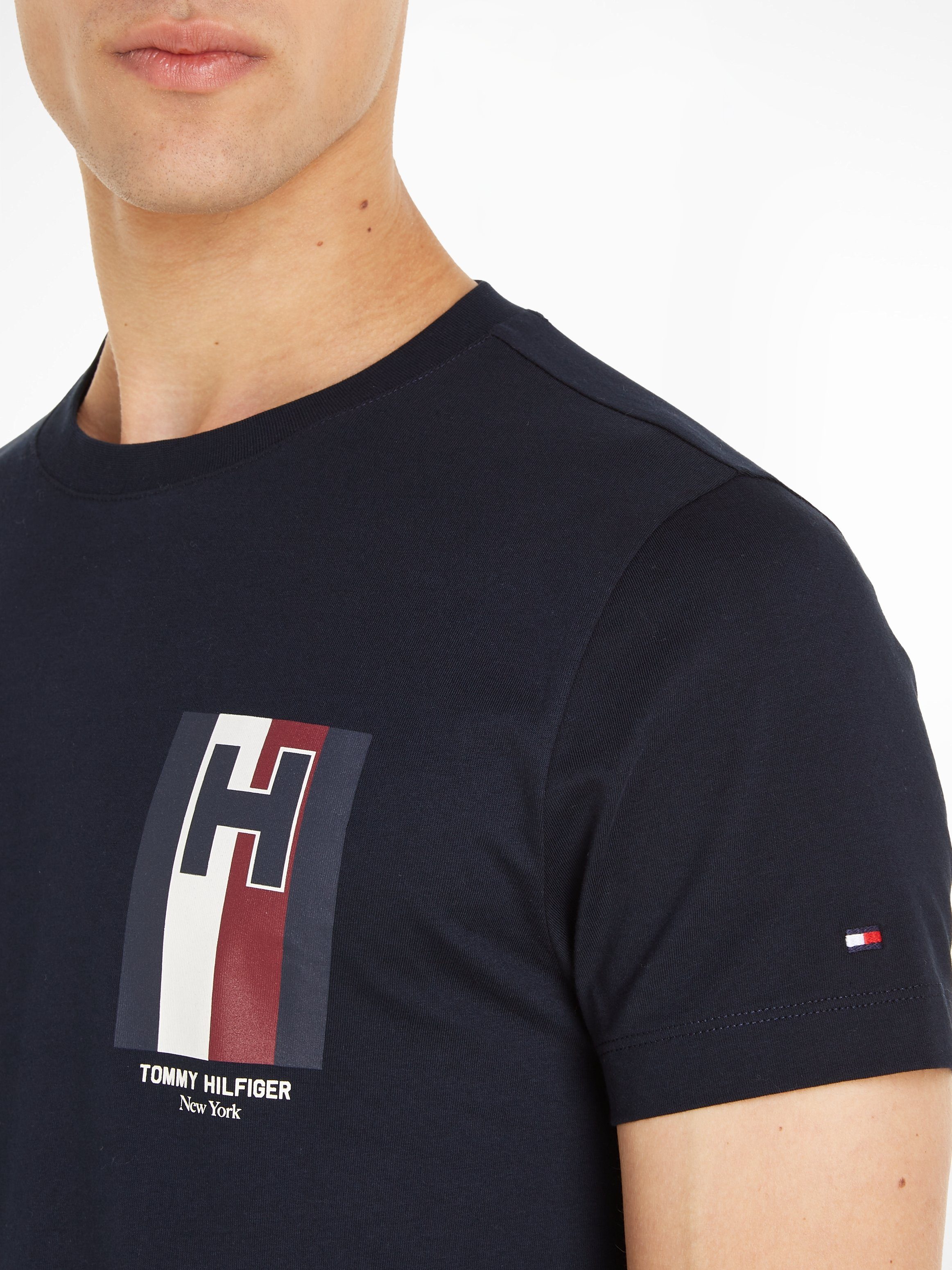 Tommy Hilfiger T-Shirt H EMBLEM Sky TEE Desert mit Logo gedrucktem