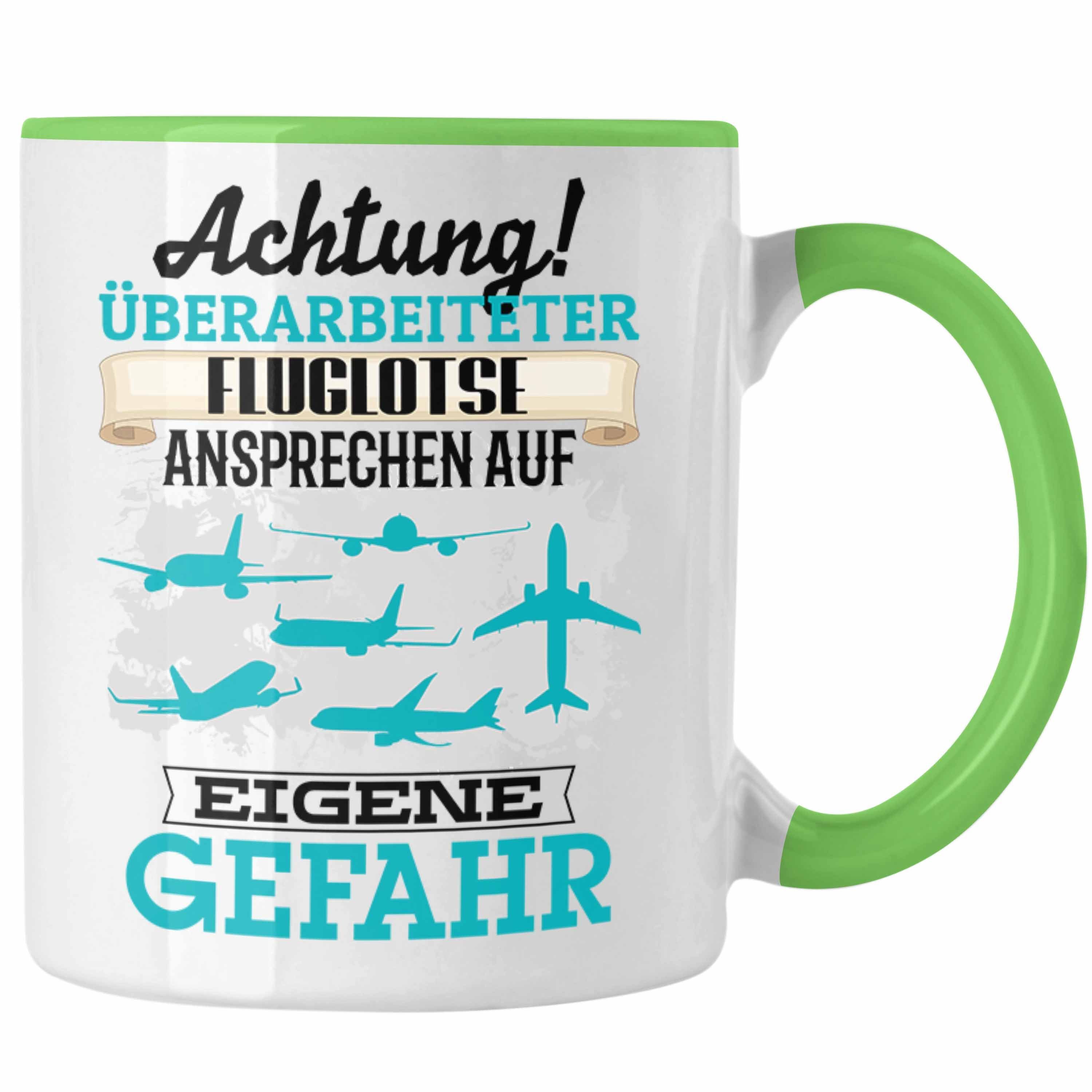 Trendation Tasse Fluglotse Tasse Geschenk Lustiger Spruch Geschenkidee Kaffeebecher für Grün