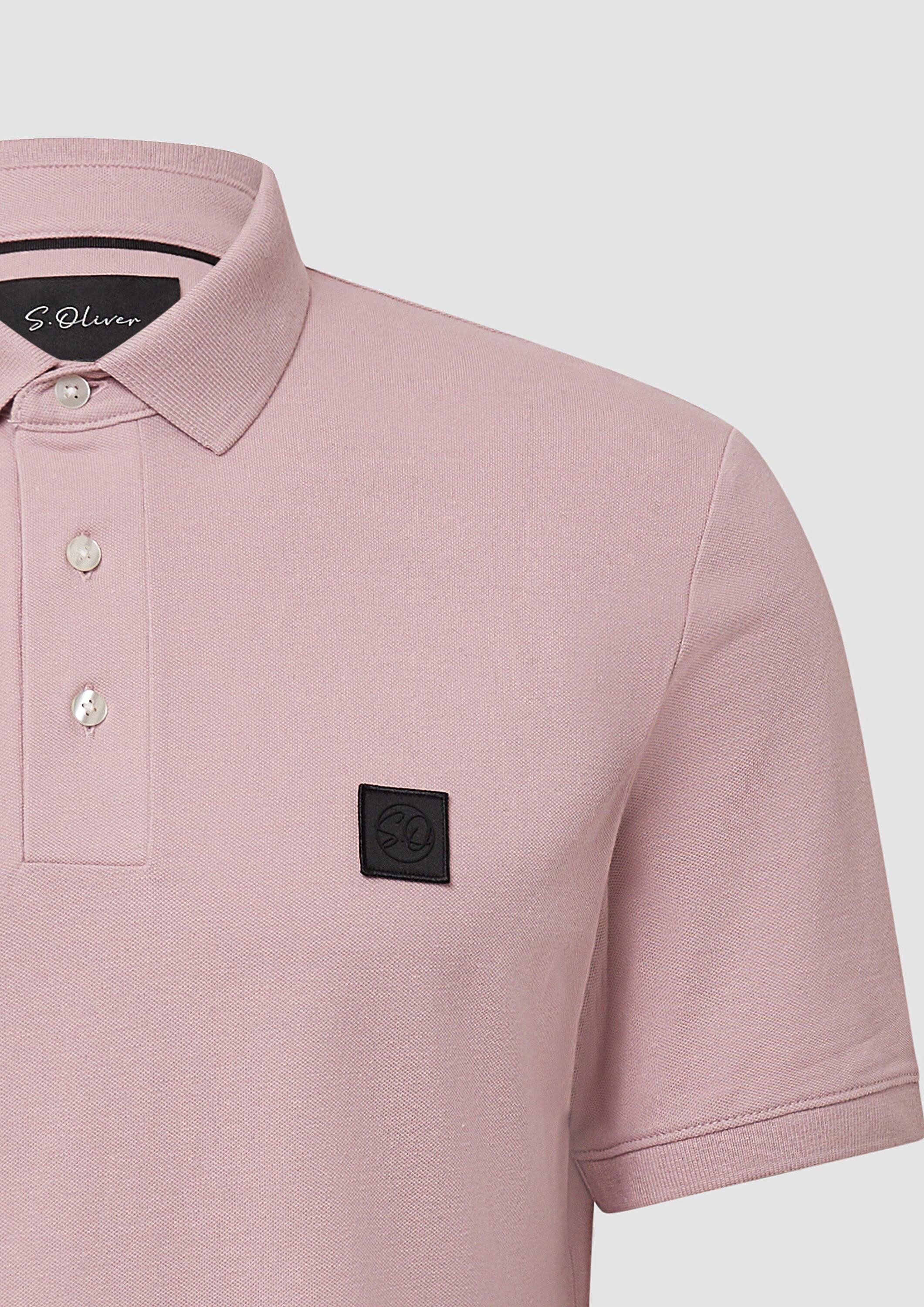 s.Oliver Kurzarmshirt Polo-Shirt Piqué-Poloshirt aus Baumwollstretch mit Label-Patch