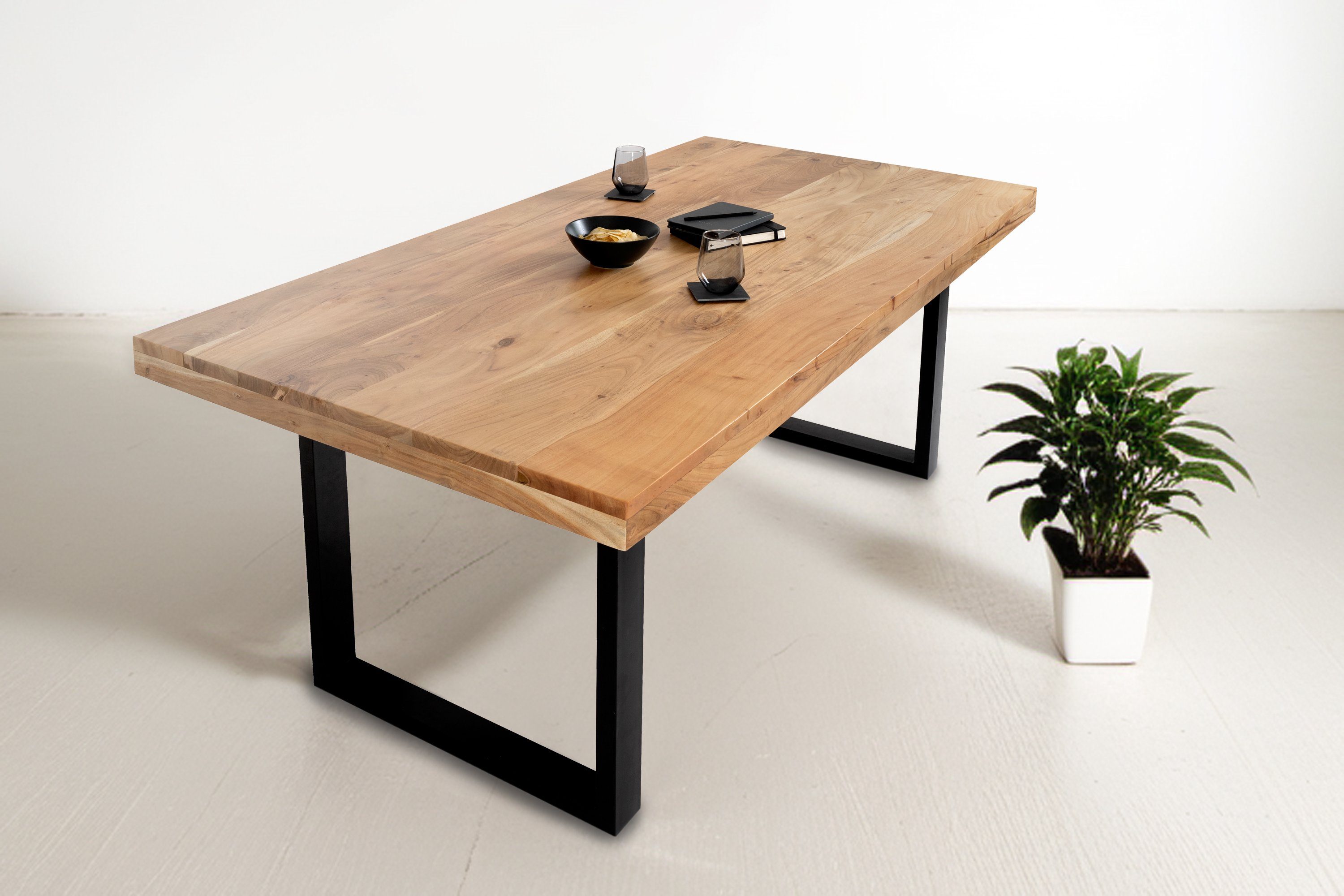 SAM® Esstisch Brasilia, Akazienholz, Metallgestell U-Form, gerade Kante günstig online kaufen