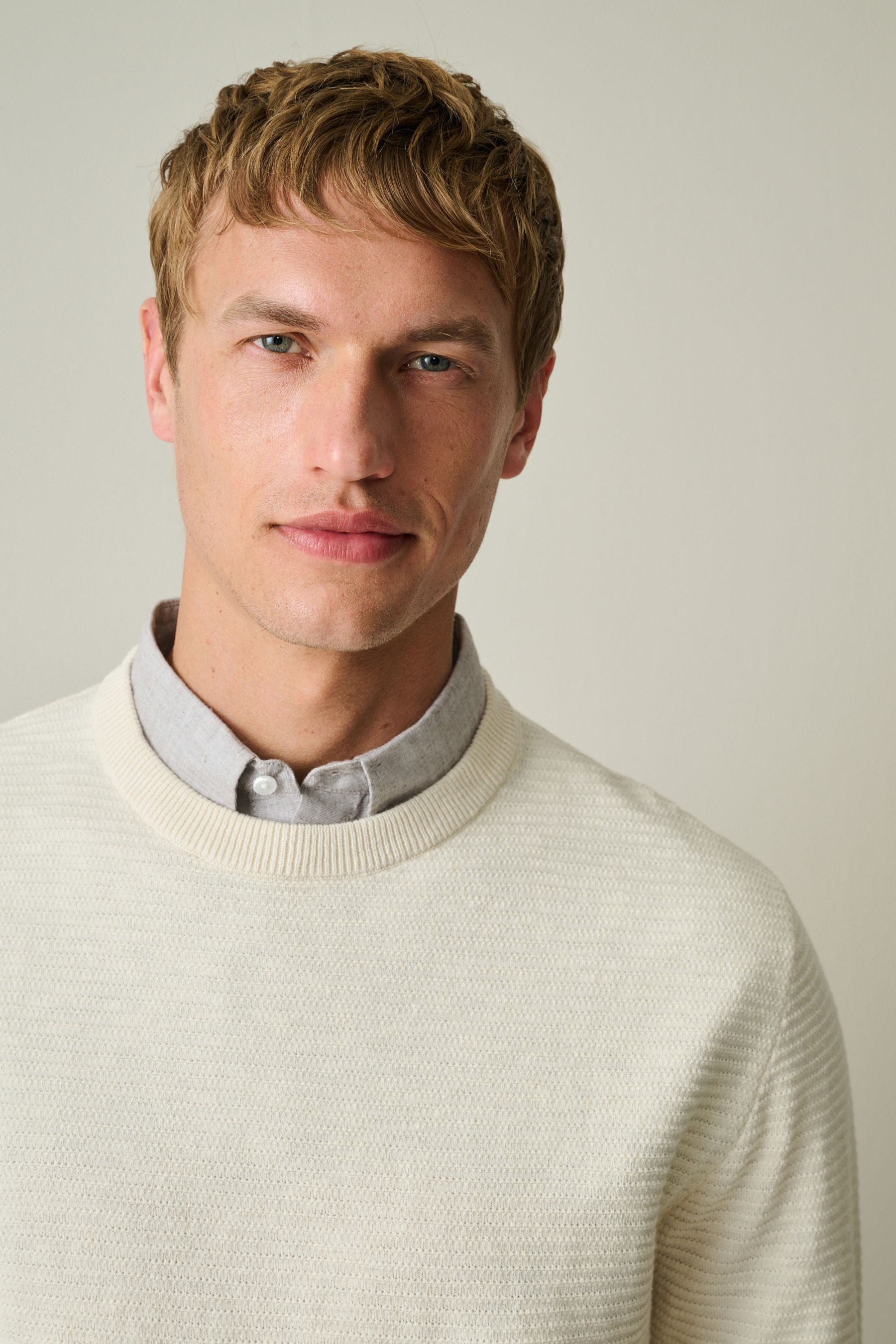 Next 2-in-1-Pullover Strukturierter Pullover mit Hemdkragen und Leinen (1-tlg)