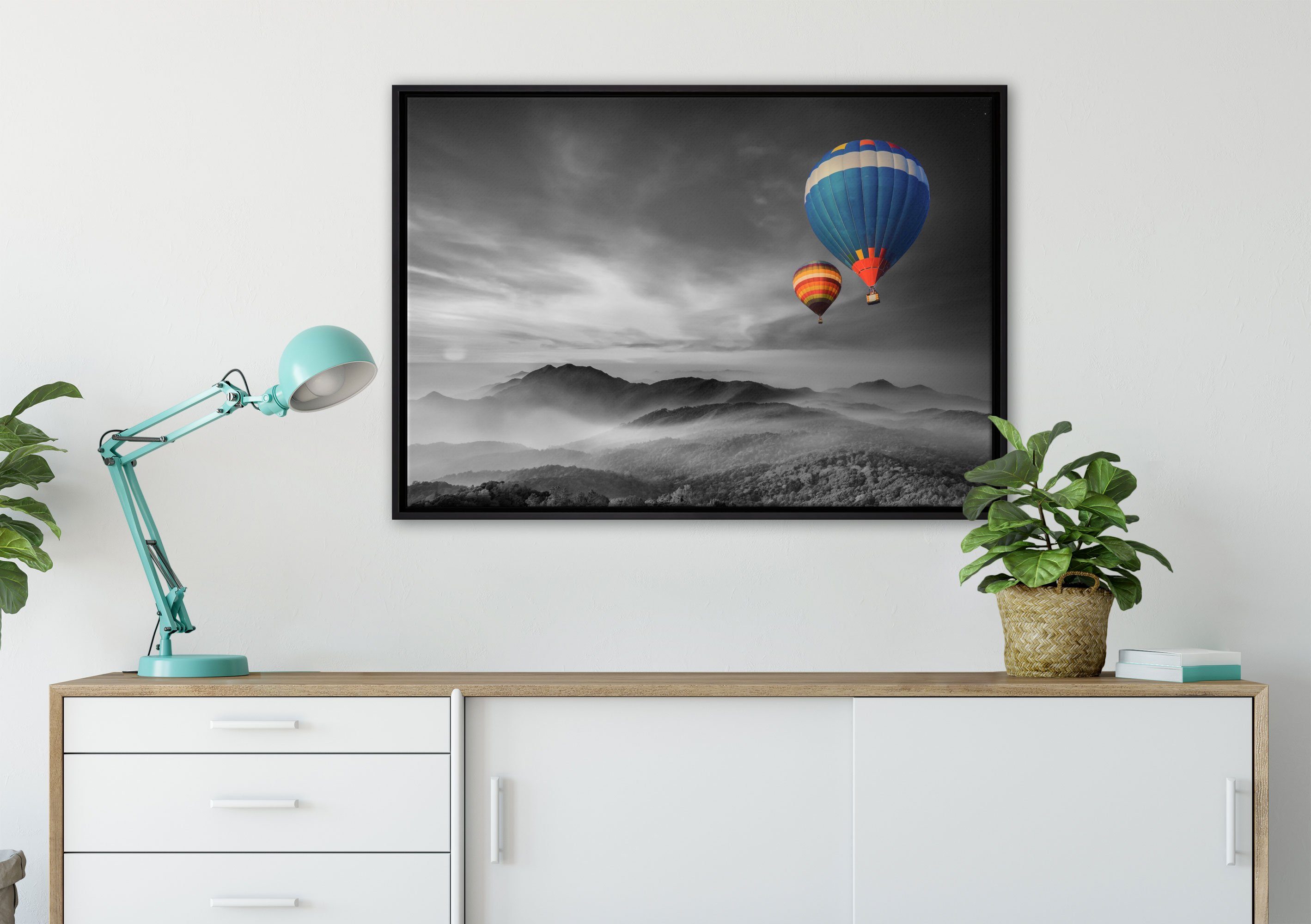 in Zackenaufhänger einem Pixxprint Leinwandbild inkl. St), Schattenfugen-Bilderrahmen Alpen, (1 den gefasst, über Leinwandbild fertig bespannt, Wanddekoration Heißluftballons