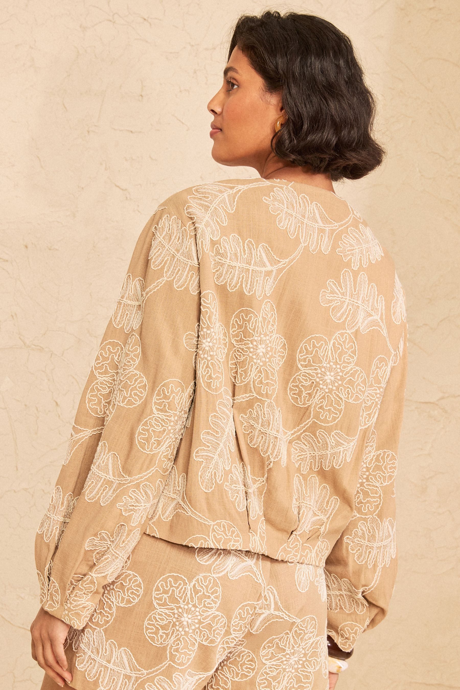 Love & Roses Blouson Love & Roses Cornelli Jacke mit Blumen-Stickerei (1-St)