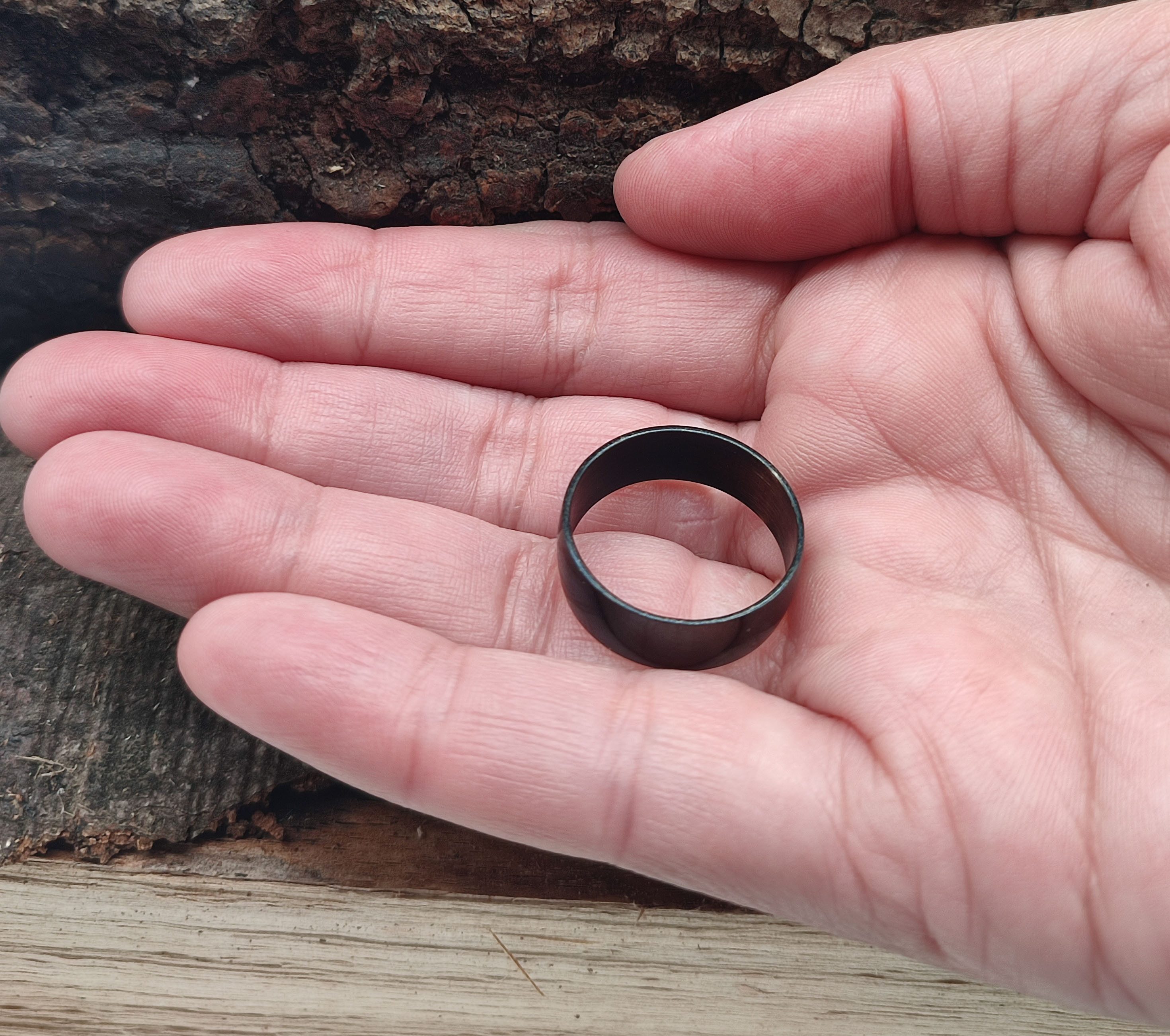 Kiss of Leather Fingerring schlichter schwarzer RING 2 - EDELSTAHL