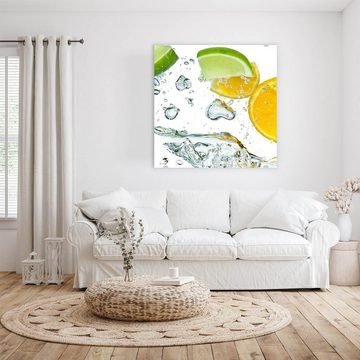 Primedeco Glasbild Wandbild Quadratisch Limetten auf Wassersplash mit Aufhängung, Früchte