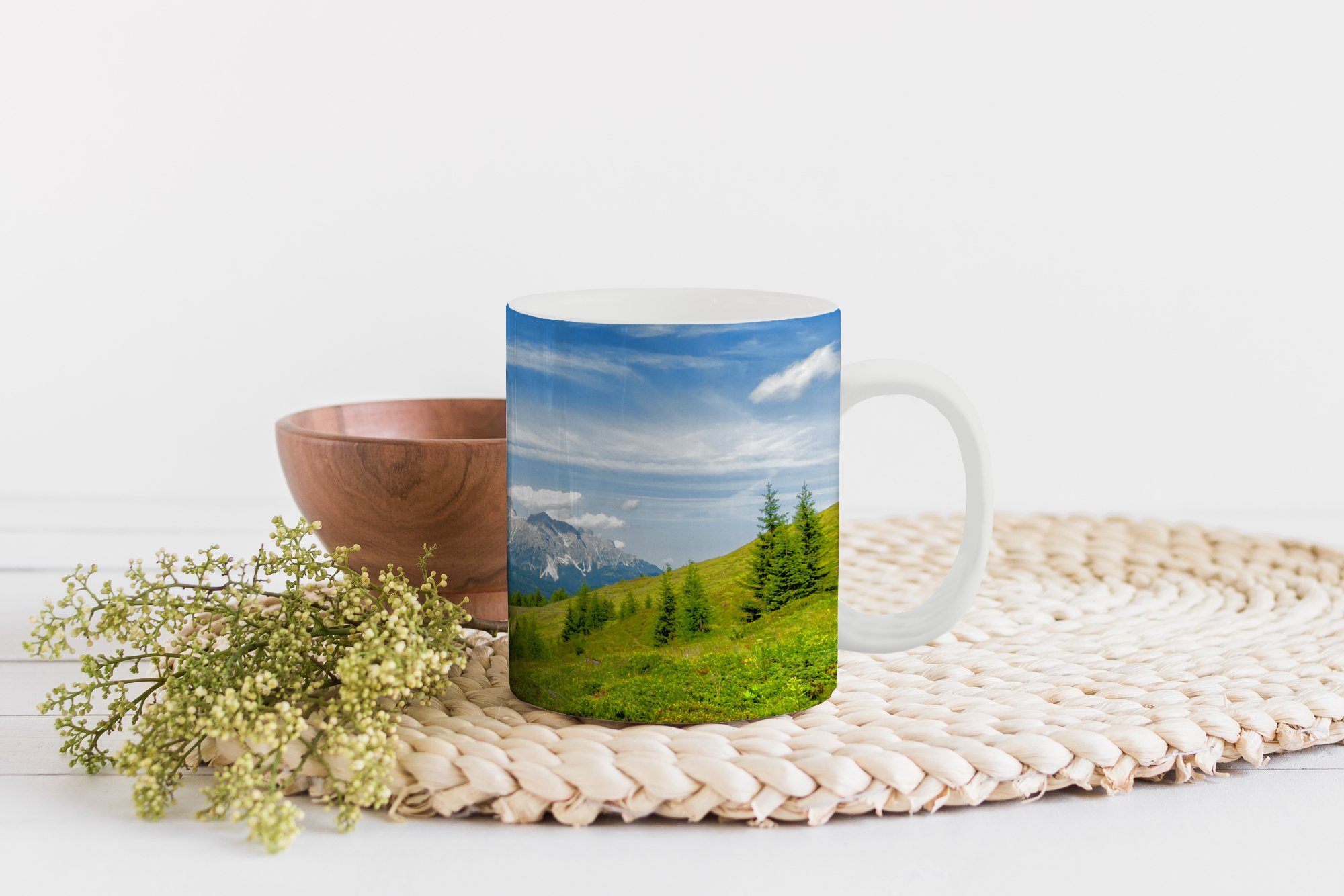 Geschenk Teetasse, Teetasse, Berge Kaffeetassen, Becher, - Keramik, - Alpen Gras, MuchoWow Tasse