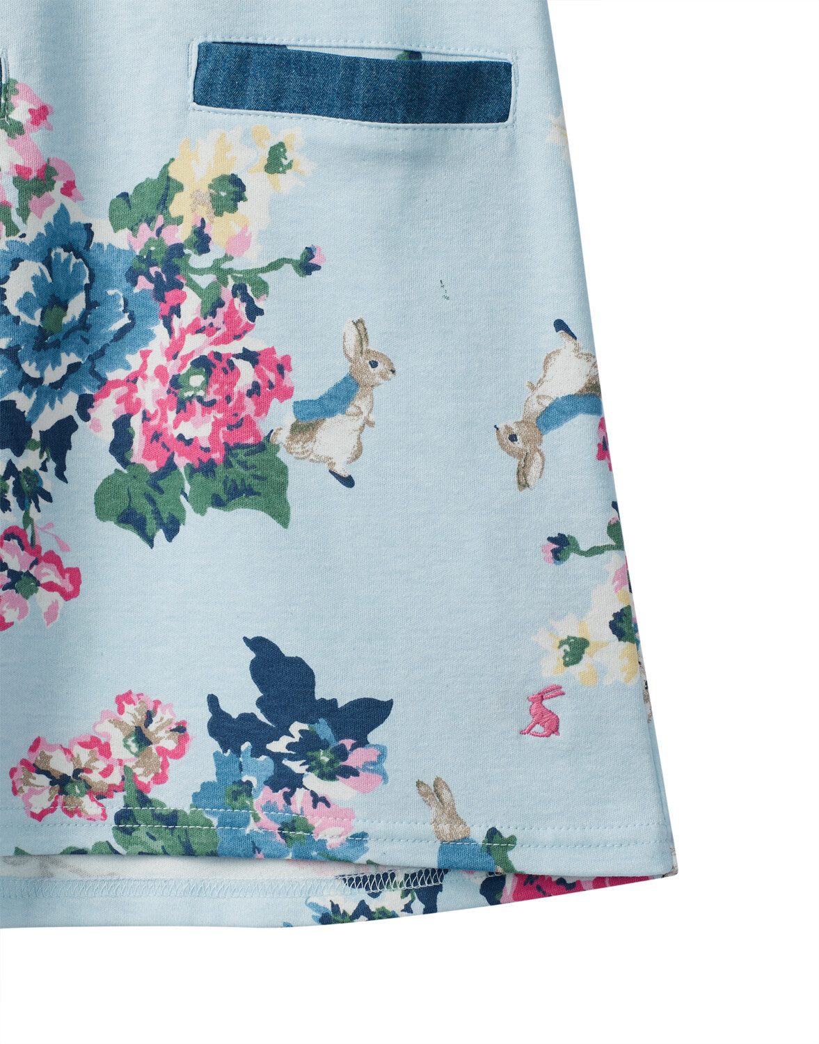 Tom Joule A-Linien-Kleid Tom Joule Kleid Patch hellblau mit Blumen und Peter Rabbit