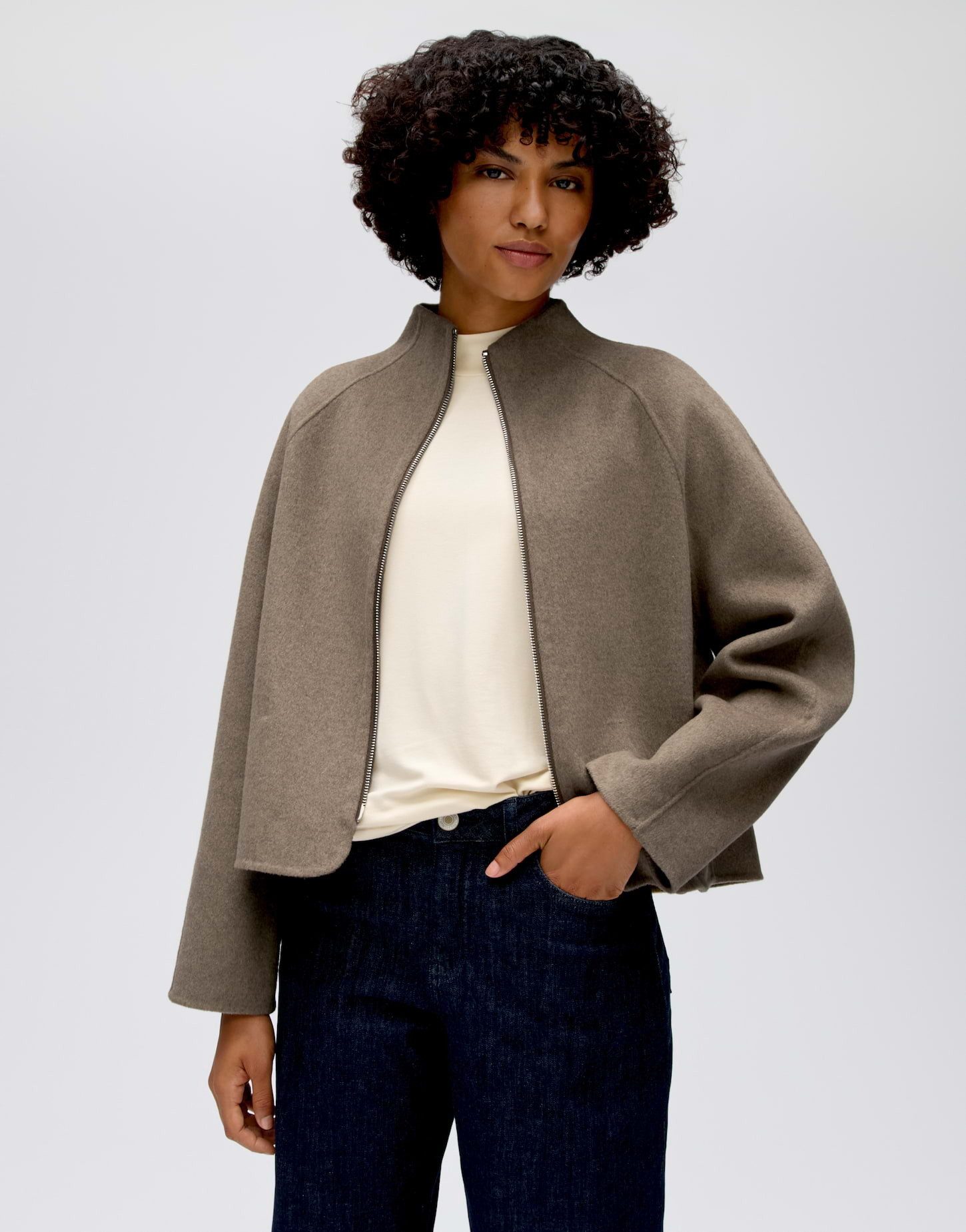OPUS Wolljacke Helisu aus pflegeleichtem Material Gerader Schnitt mit Raglanärmeln und Zwei-Wege-Zipper