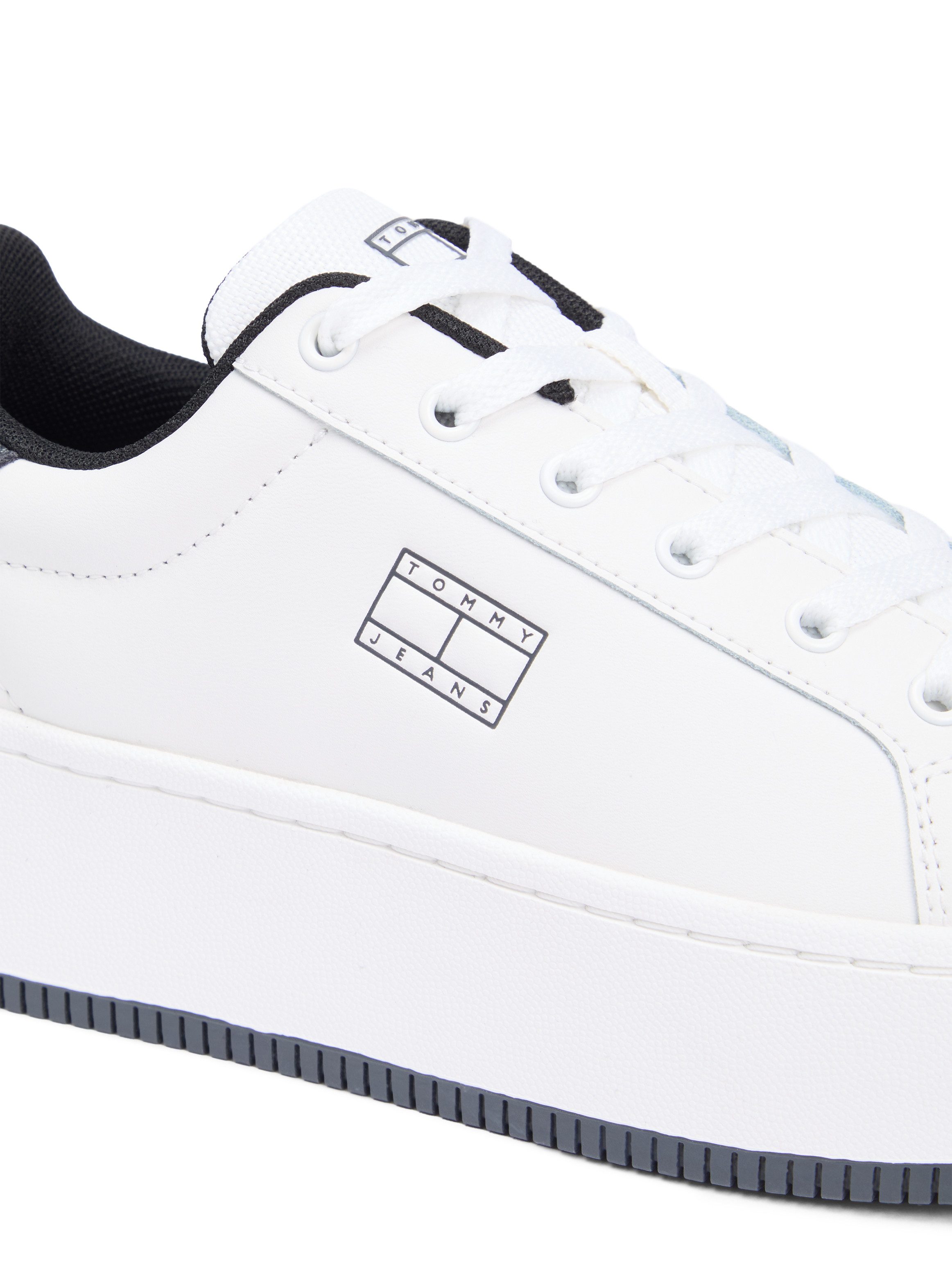 Tommy Jeans TJW FLATFORM ESS MU Plateausneaker, Freizeitschuh, Halbschuh, Schnürschuh mit Kontrastbesatz – Bild 4 von 5