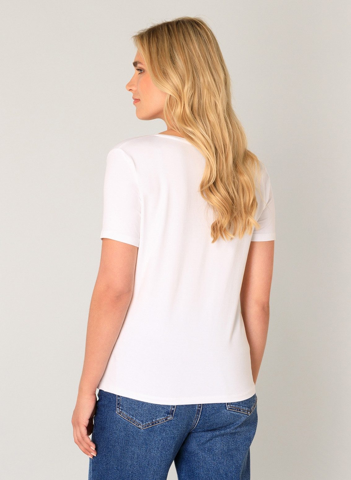 Base Level T-Shirt Yanic mit V-Ausschnitt
