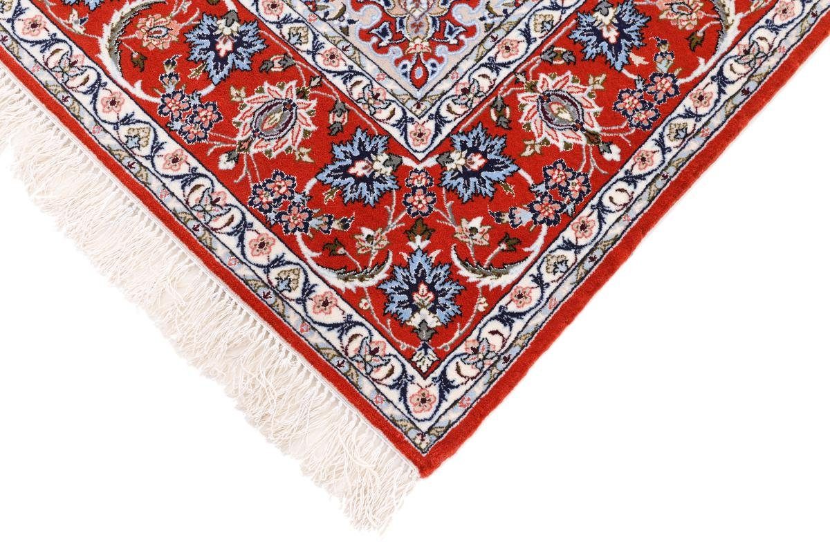 Trading, Isfahan Orientteppich 154x235 8 mm Höhe: Seidenkette Handgeknüpfter rechteckig, Orientteppich, Nain