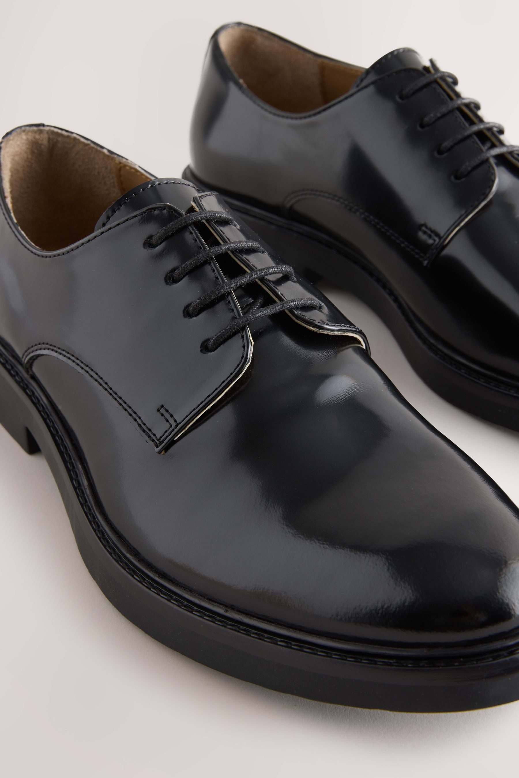 Next Glänzende Derby-Schuhe aus Leder Schnürschuh (1-tlg)