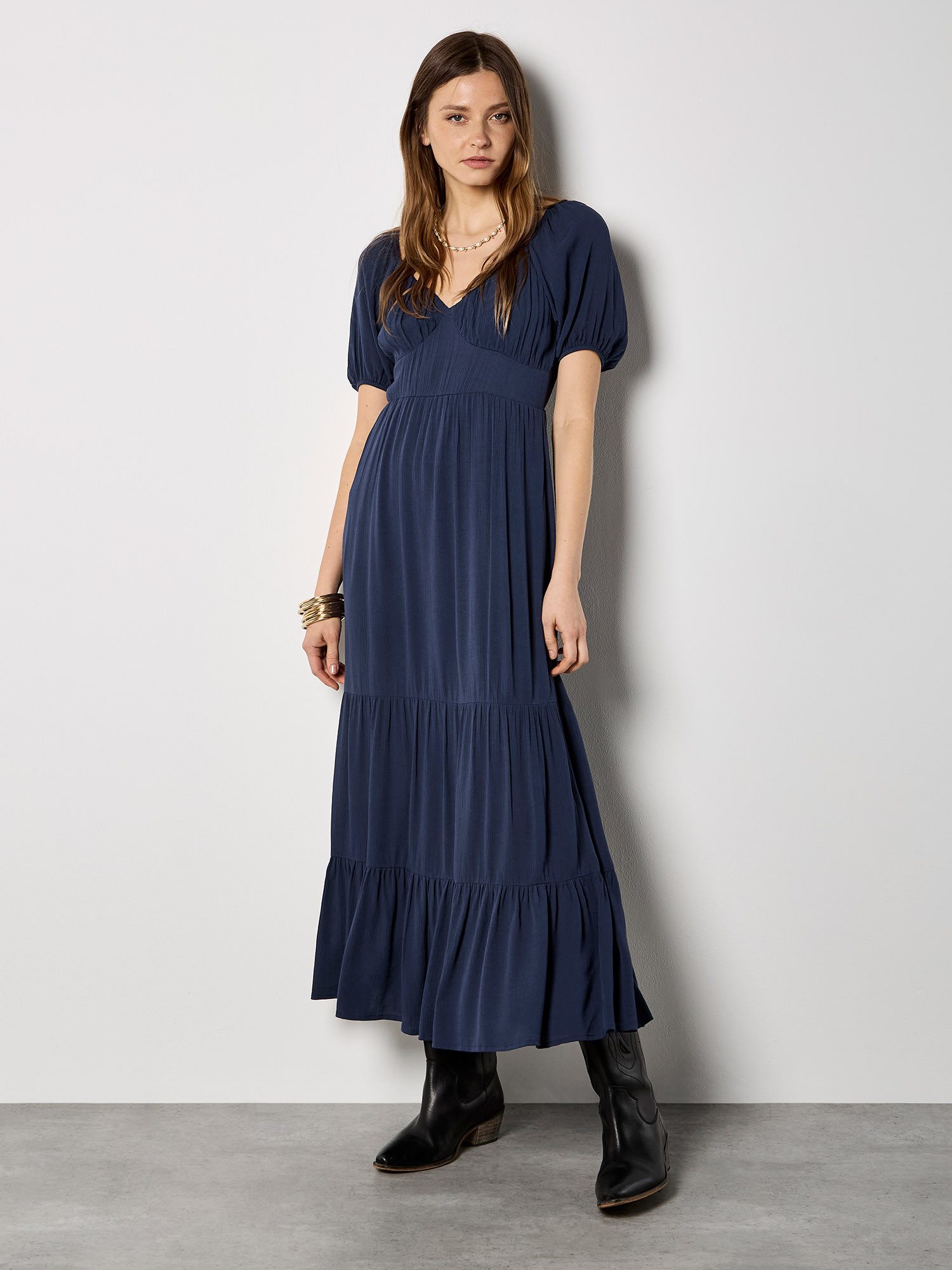 Apricot Maxikleid Maxikleid mit Stufenrock in Knitteroptik günstig online kaufen