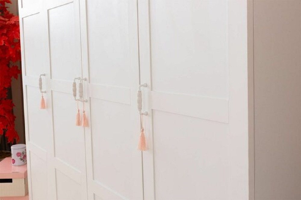 Xlmoebel Kleiderschrank Designer Holzschrank in Rosa mit vier Türen für das Kinderzimmer (1-St., Kleiderschrank) Hergestellt in Europa