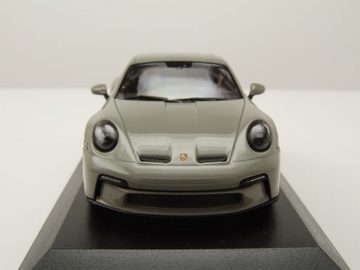 Minichamps Modellauto Porsche 911 (992) GT3 Touring 2021 kreide grau mit silbernen Felgen, Maßstab 1:43