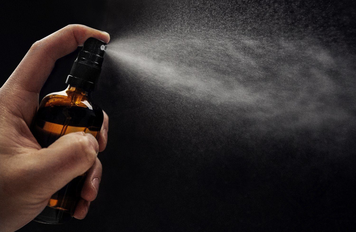 Oputec Sprühflasche 105 x 50ml Sprühflasche, Braunglas, schwarzer Zerstäuber, (Spar-Set)