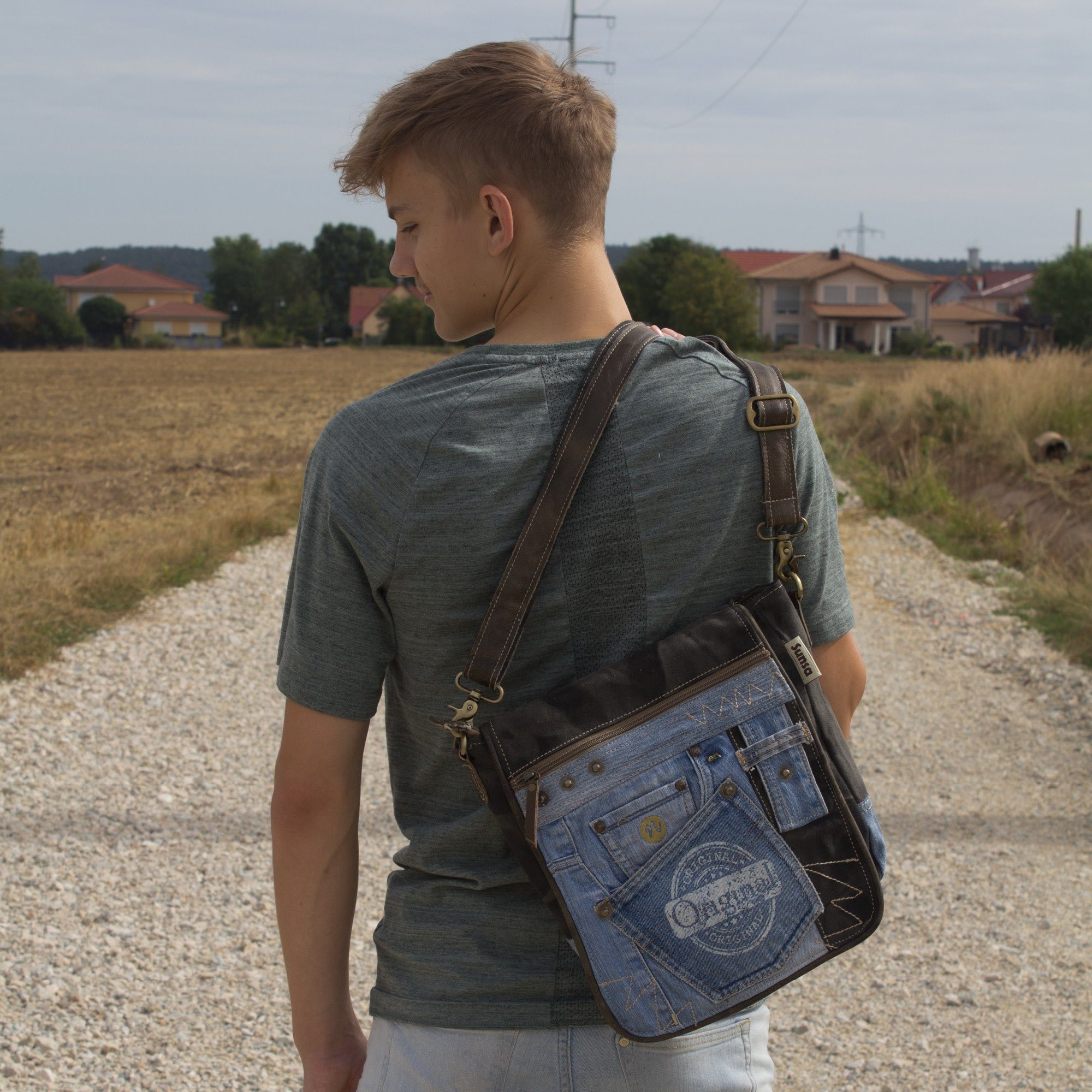 Umhängetasche Canvas. recycelten Aus Tasche Schultertasche mit Sunsa Bag für Materialien recycelten Große der und Messenger Sie/ unter Messenger Frontklappe, Ihn. Jeans aus Handyfach schwarzes