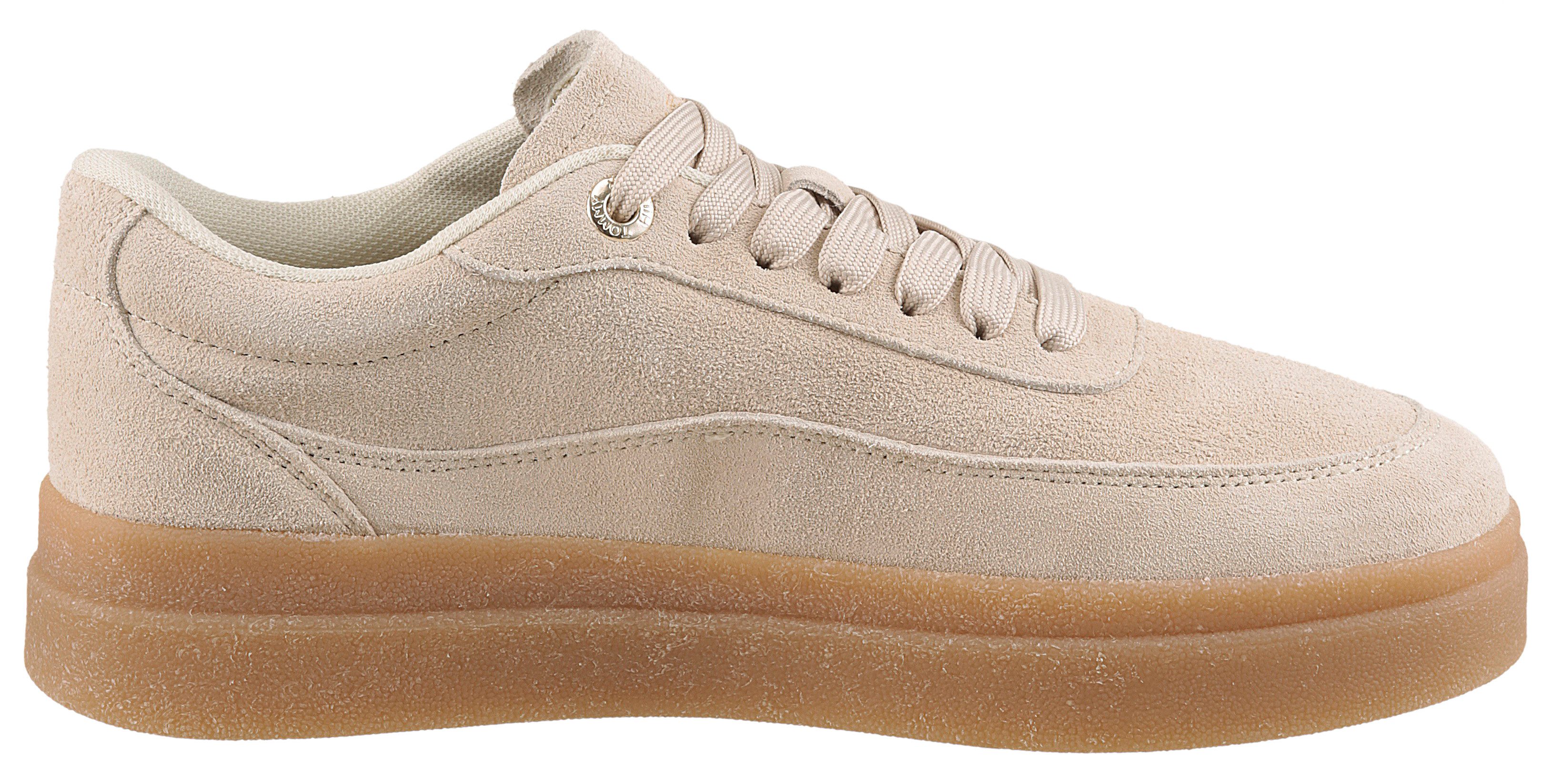 Tommy Hilfiger MODERN COURT SNEAKER SUEDE Plateausneaker, Freizeitschuh, Halbschuh, Schnürer mit weich gepolstertem Schaftrand