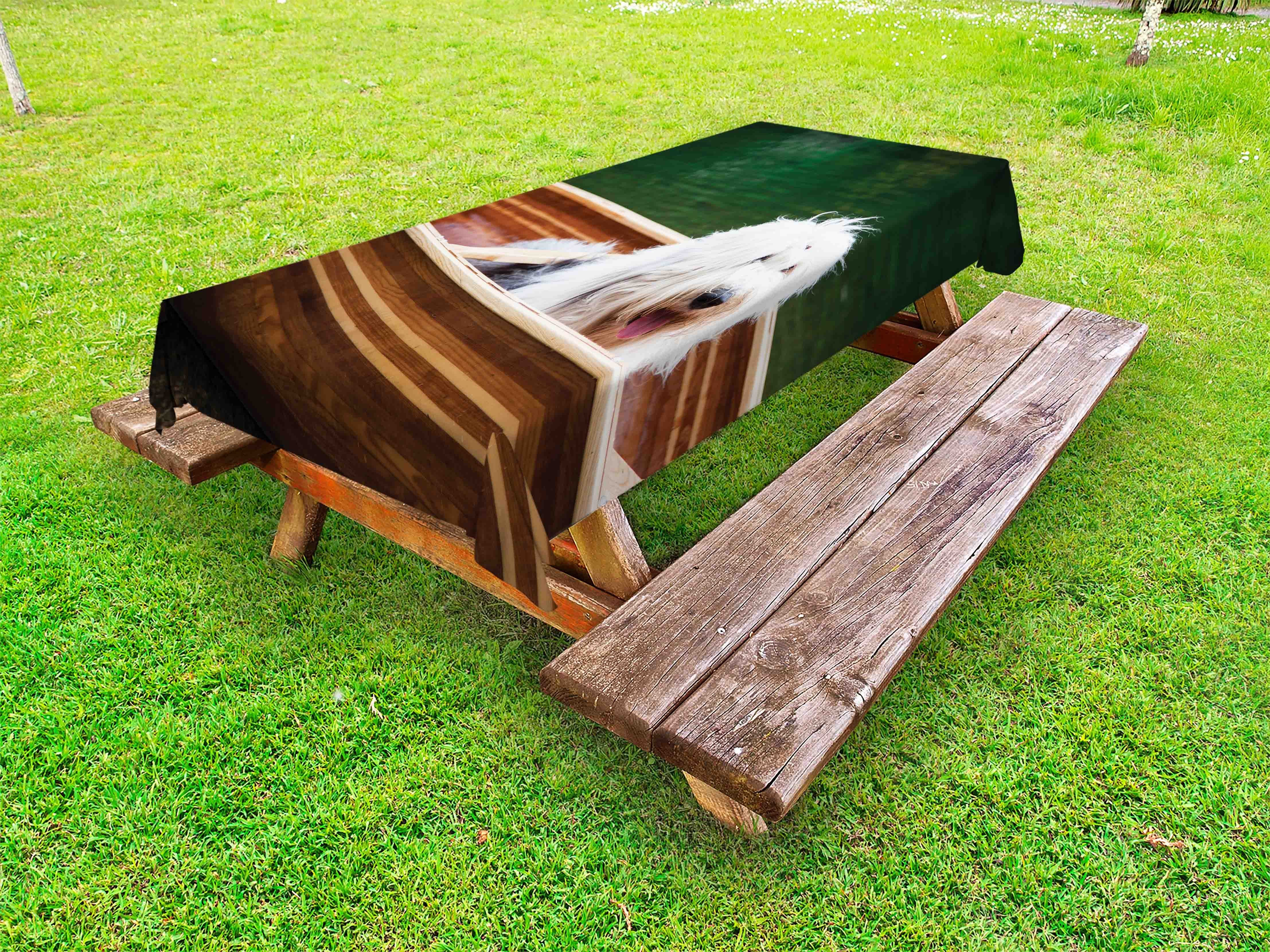 Abakuhaus Tischdecke dekorative waschbare Picknick-Tischdecke, Englisch Sheepdog Bobtail in einem Kanu