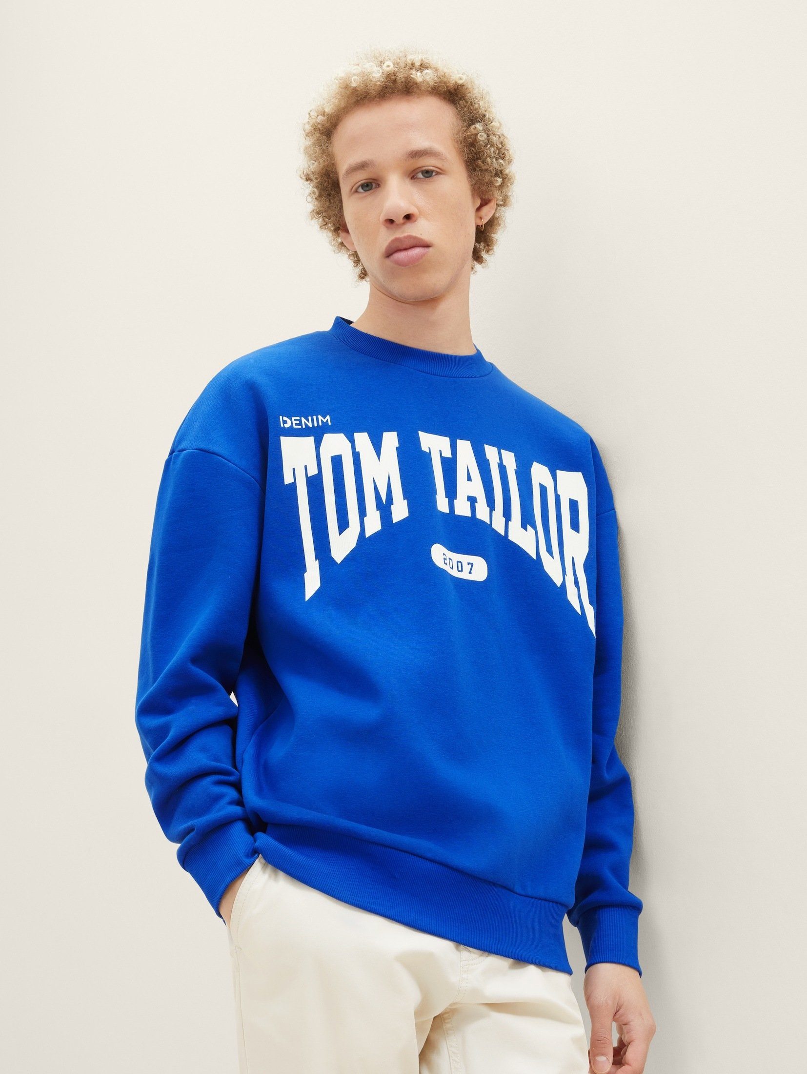 Logo mit shiny Sweatshirt Print blue TOM Hoodie Denim TAILOR royal