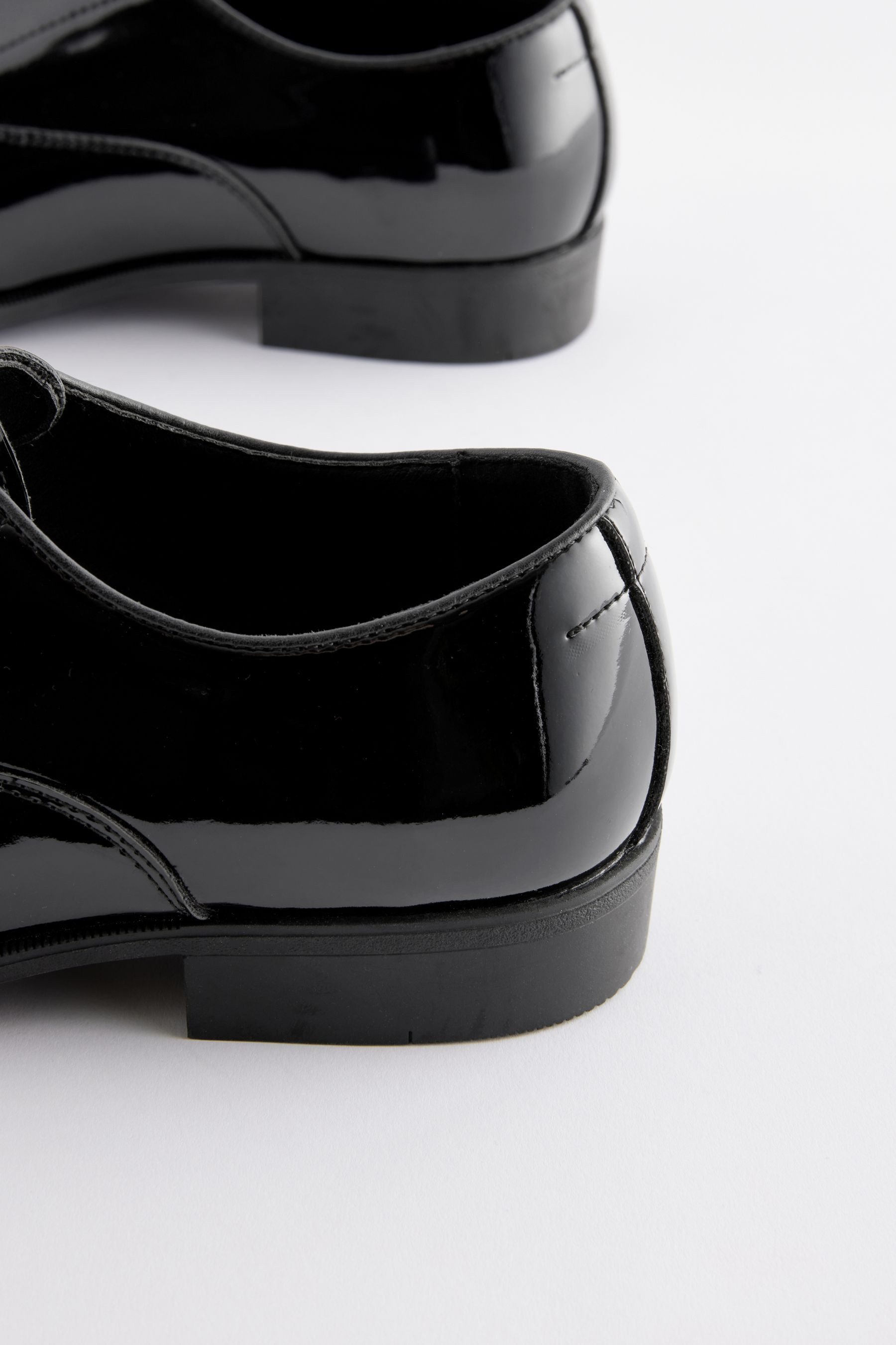 Next Oxfordschuhe aus Lackleder, weite Passform Schnürschuh (1-tlg)
