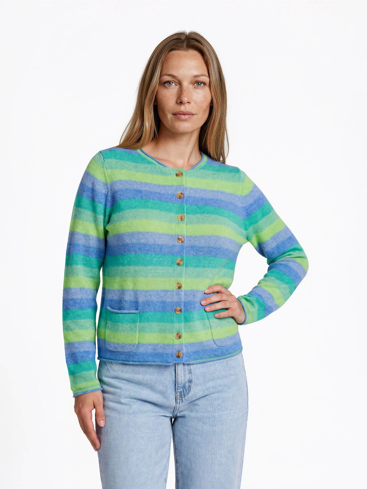 FRISTED Cardigan Damen Lammwolle Streifen Rundhals Relaxed Fit Langarm Strickjacke mit Hornknöpfen, Taschen und versetzten Schultern
