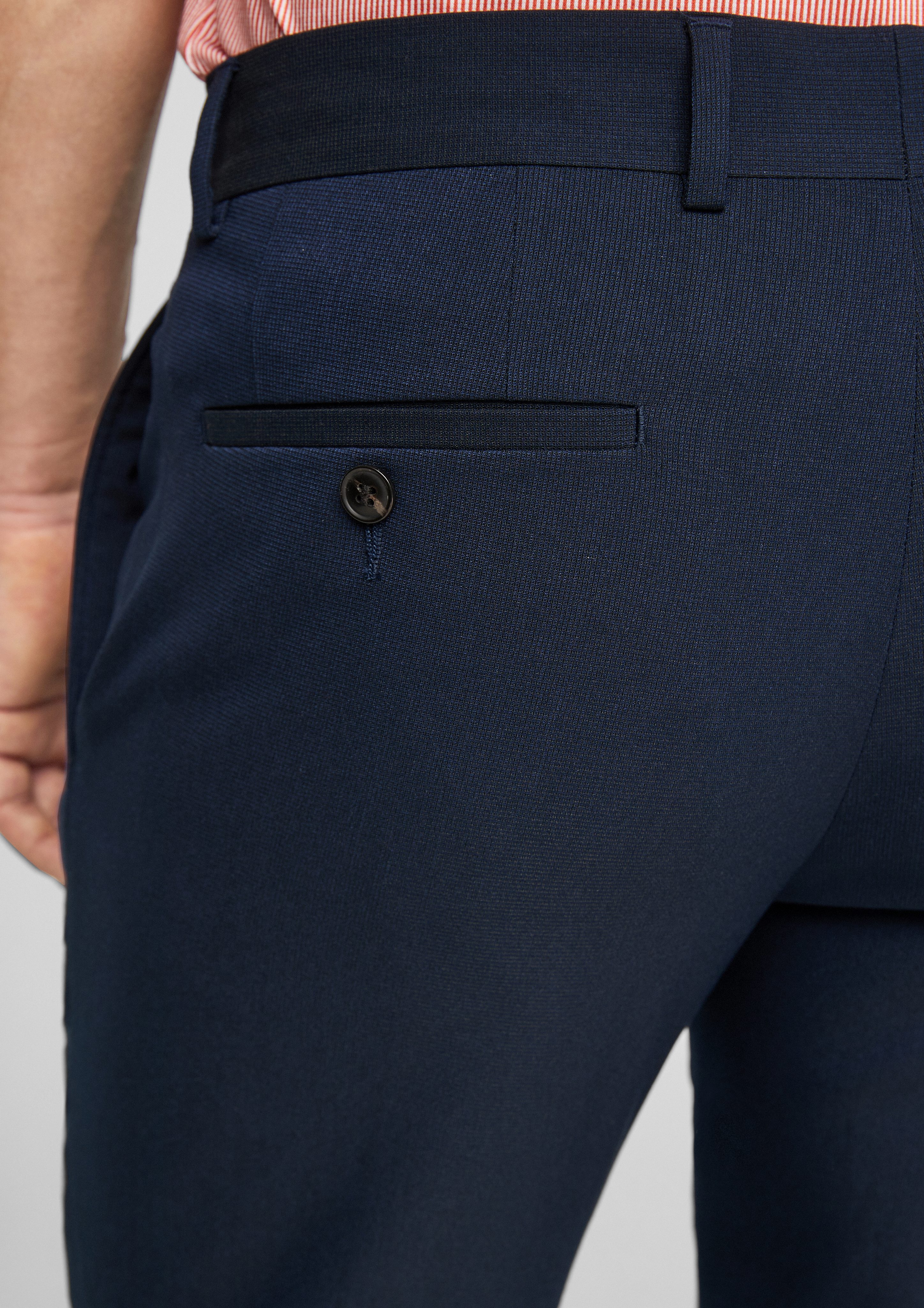 s.Oliver Slim: Anzughose Stoffhose LABEL mit BLACK DARK BLUE Stretchkomfort