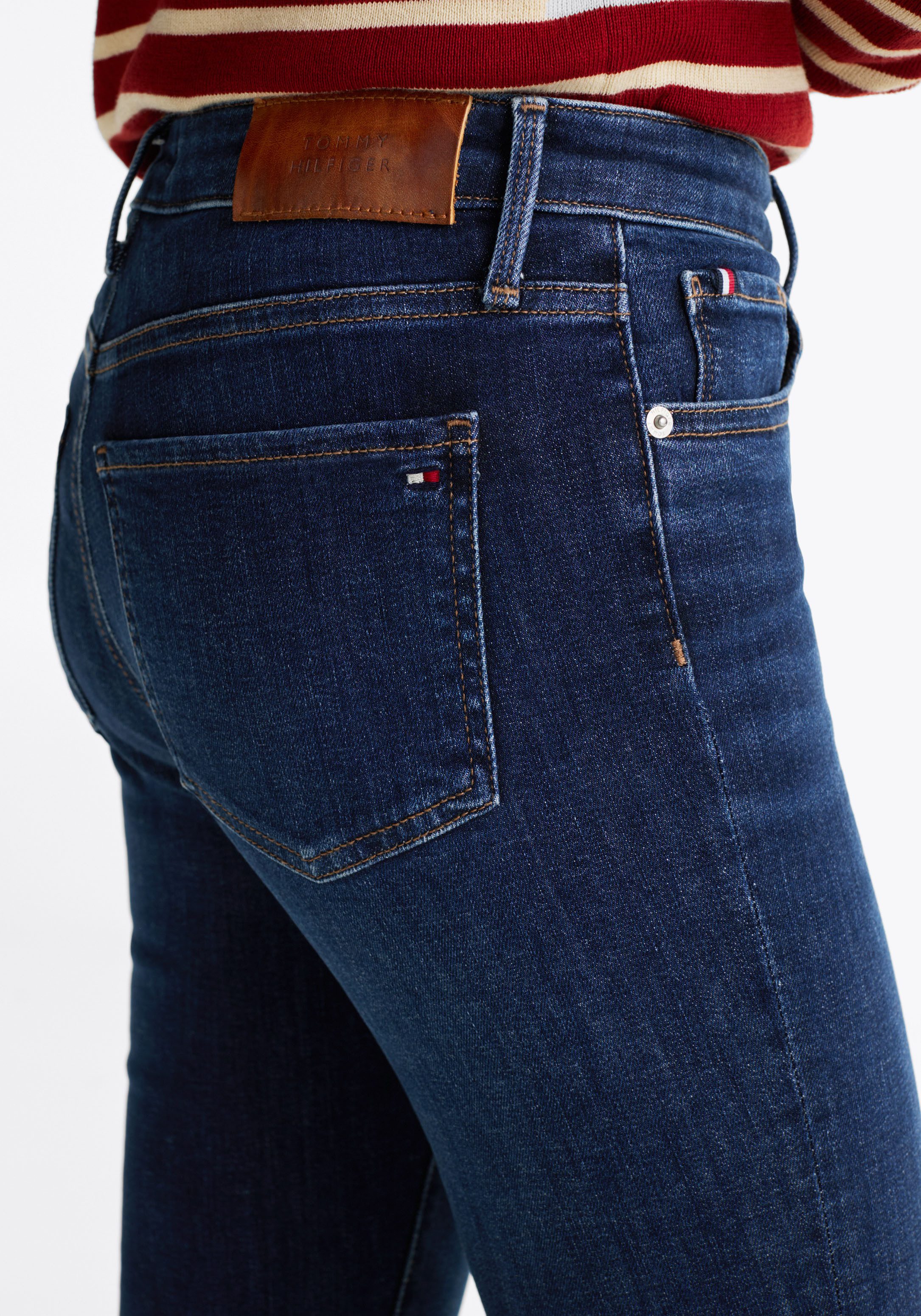 Tommy Hilfiger Skinny-fit-Jeans HERITAGE COMO SKINNY RW mit Tommy Hilfiger Logo-Badge, 5-Pocket-Stil