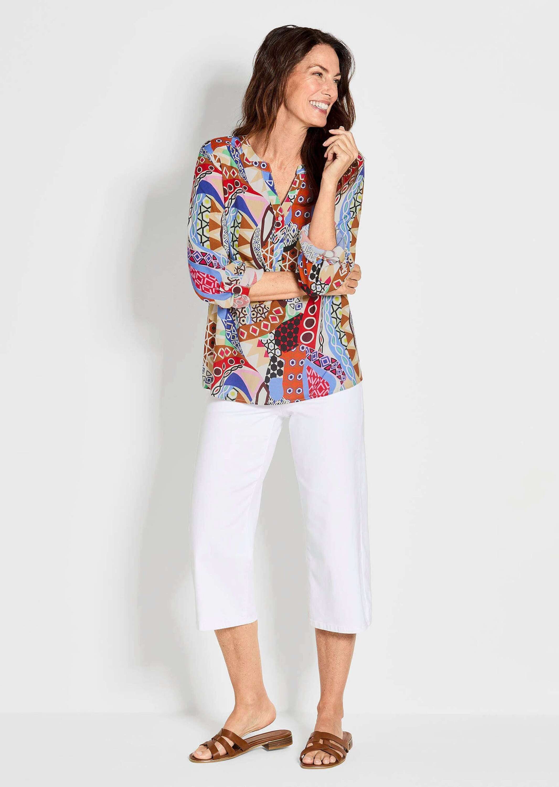 GOLDNER Schlupfbluse Florale Druckbluse mit V-Ausschnitt Viskosebluse mit Seitenschlitzen und Langarm – Bild 2 von 5