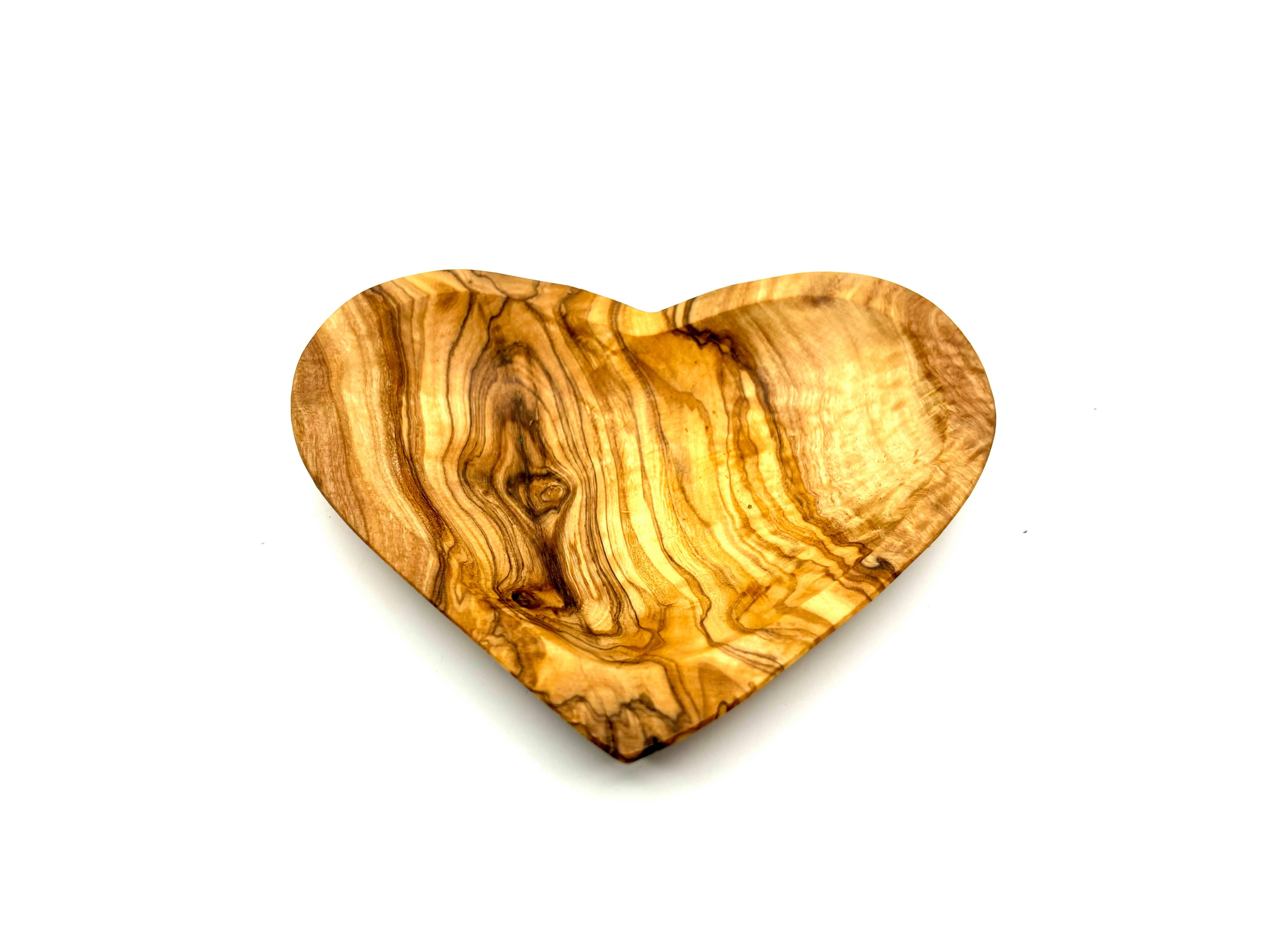 Olivenholz-erleben Snackschale in Herzform aus Olivenholz, Breite ca. 14 cm, Olivenholz, (1-tlg), Die Herzform bringt Wärme und Natürlichkeit in jeden Raum – Bild 3 von 3