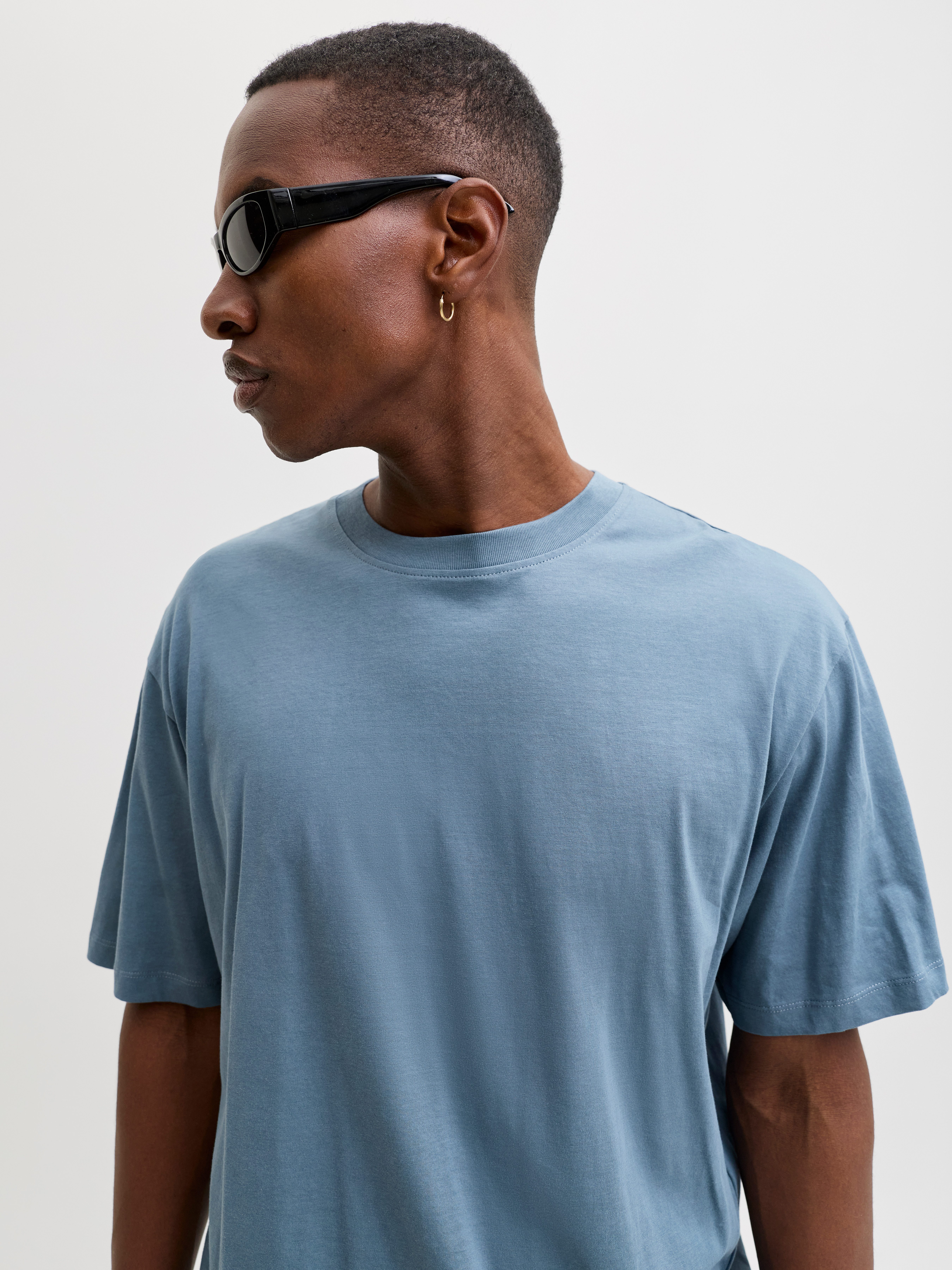 Jack & Jones Oversize-Shirt JJEBRADLEY Oversize T-Shirt mit klassischem Rundhalsausschnitt mit gekämmten Jersey