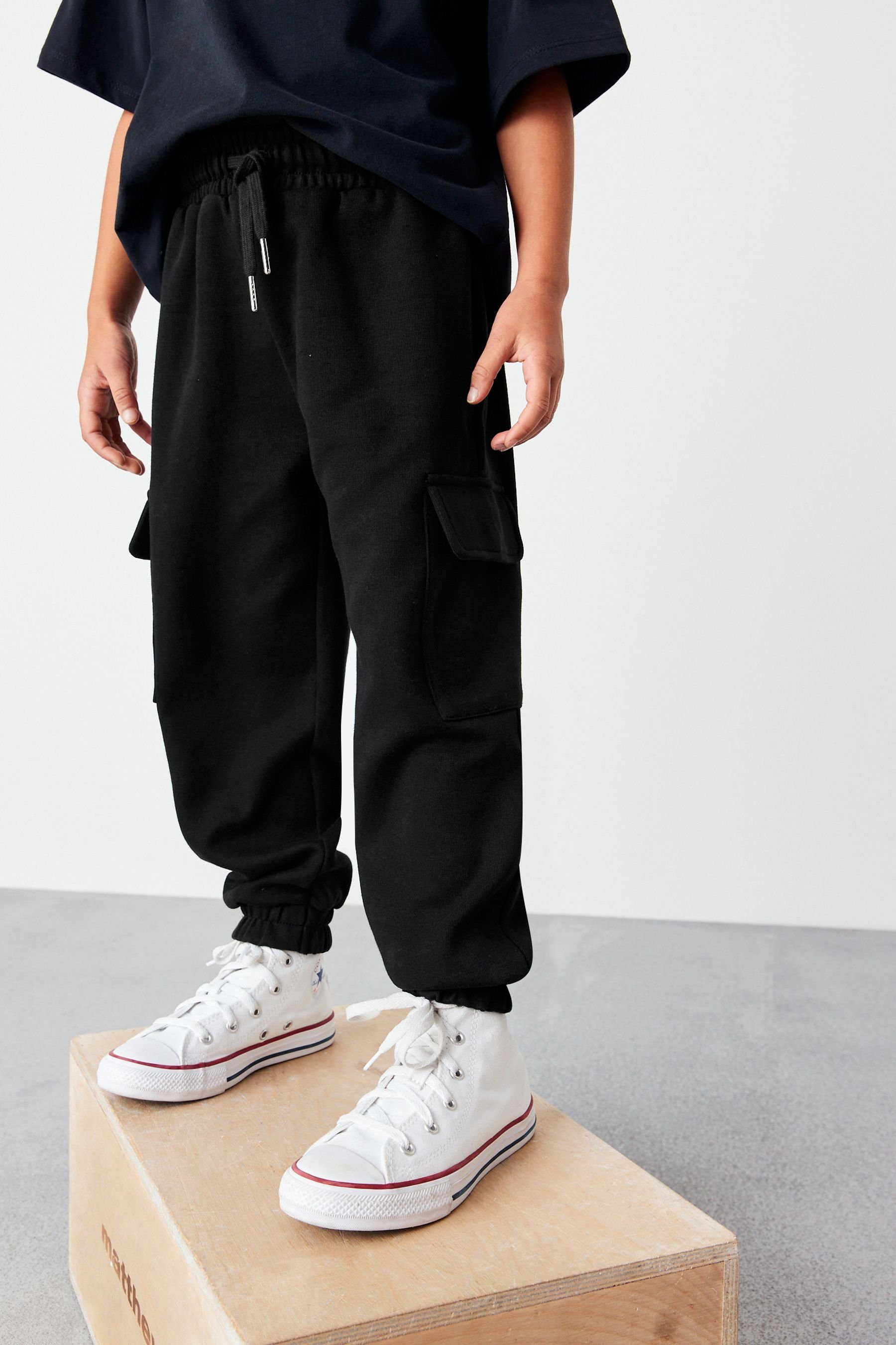 im (1-tlg) Next Jogginghose Utility-Stil Cargo-Jogginghose Black