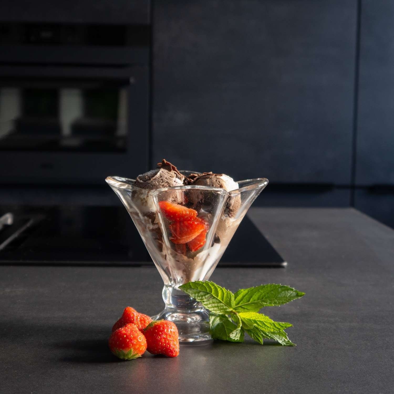 Intirilife Eisschale, mit Eisbecher Dessertgläser Eisgläser Standfuß (4-tlg), Glas