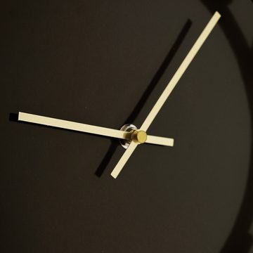Almina Wanduhr Wanduhr in Schwarz/Gold mit Ziffern ⌀60 cm moderne Uhr für Ihr Zuhause