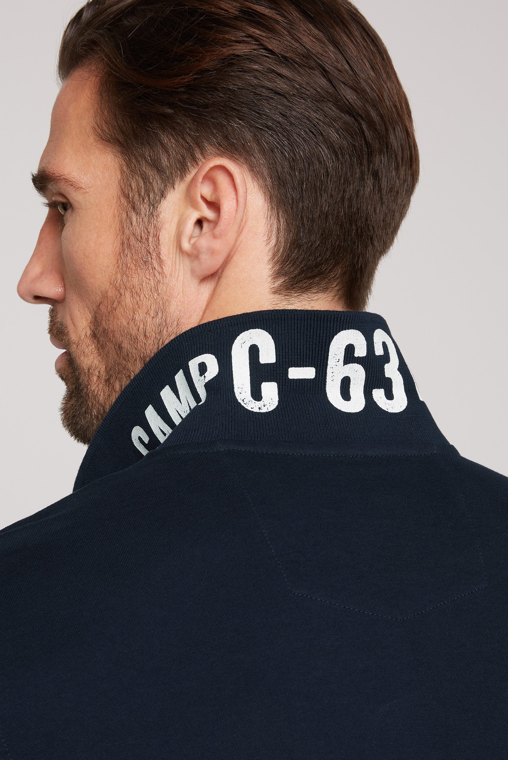 CAMP DAVID Poloshirt mit kleiner Logo-Stickerei auf Brusthöhe – Bild 5 von 5