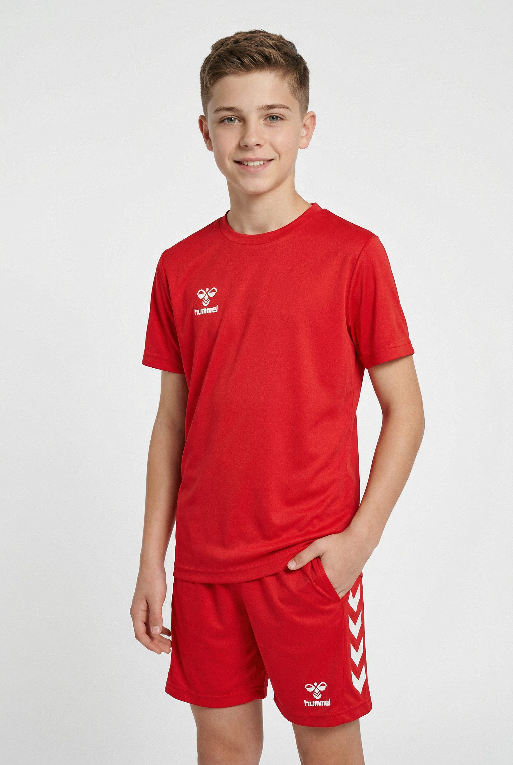 hummel T-Shirt & Shorts HMLLOGO SET KIDS (Set, 2-tlg., 2) mit elastischem Bund, aus Polyester, pflegeleicht, sportlicher Stil