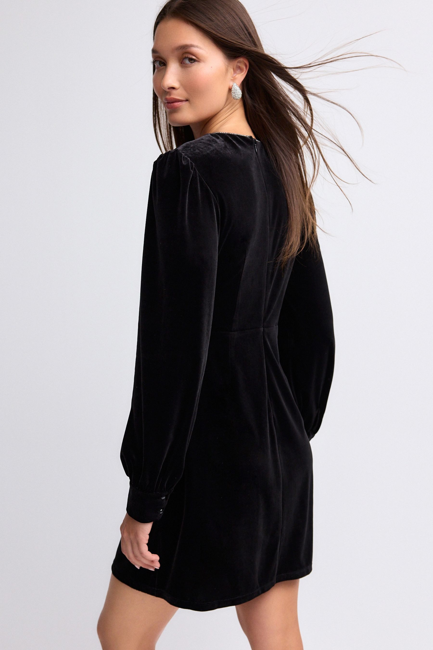 Next Minikleid Langärmeliges Minikleid mit Samtschleife günstig online kaufen