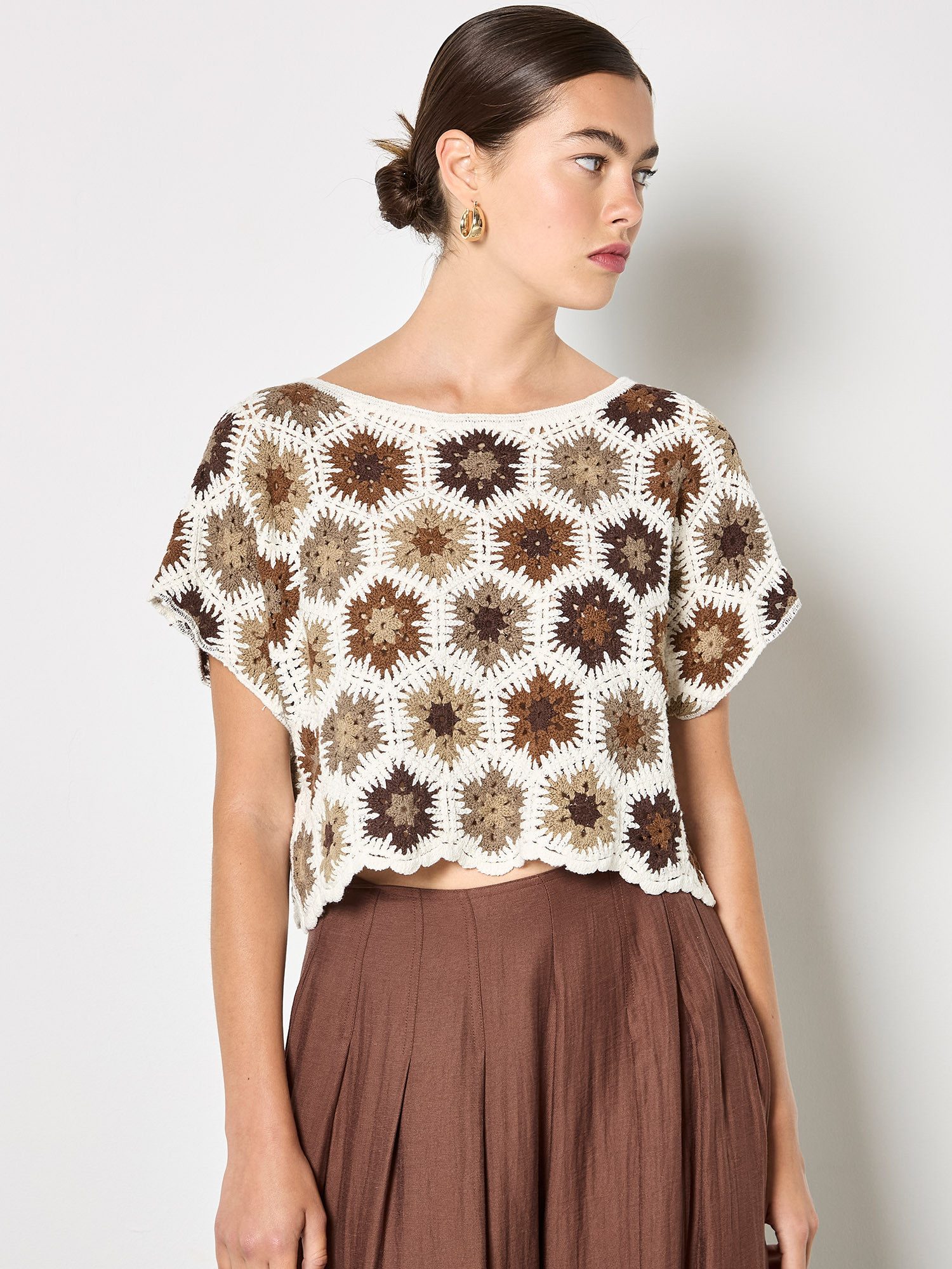 Apricot T-Shirt Hexagon Flowers Crochet Top mit Häkeldetails